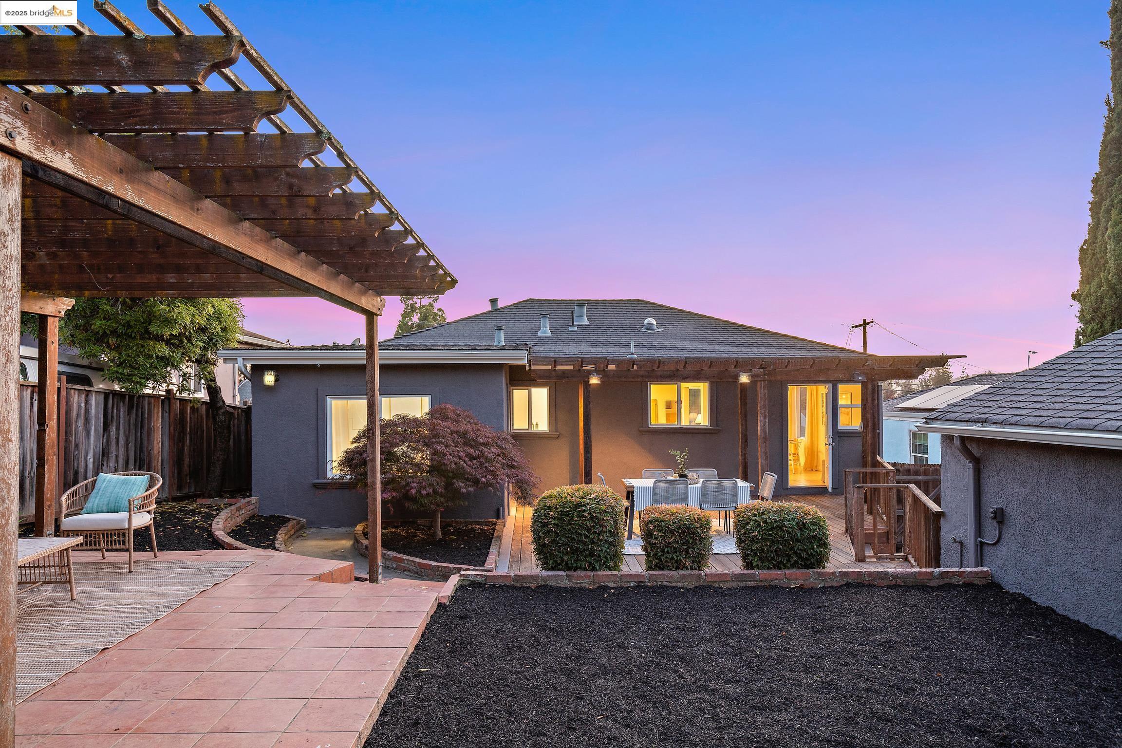 Detail Gallery Image 22 of 27 For 22756 Lorand Way, Hayward,  CA 94541 - 2 Beds | 1 Baths