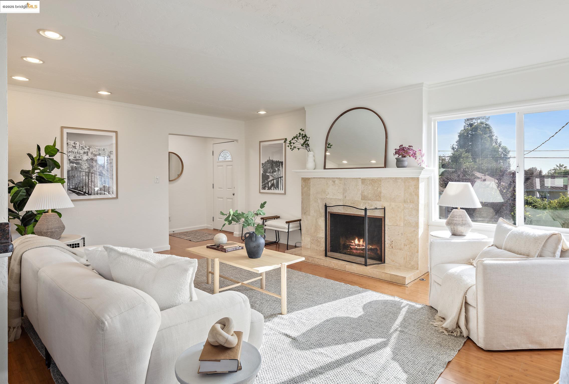 Detail Gallery Image 4 of 27 For 22756 Lorand Way, Hayward,  CA 94541 - 2 Beds | 1 Baths