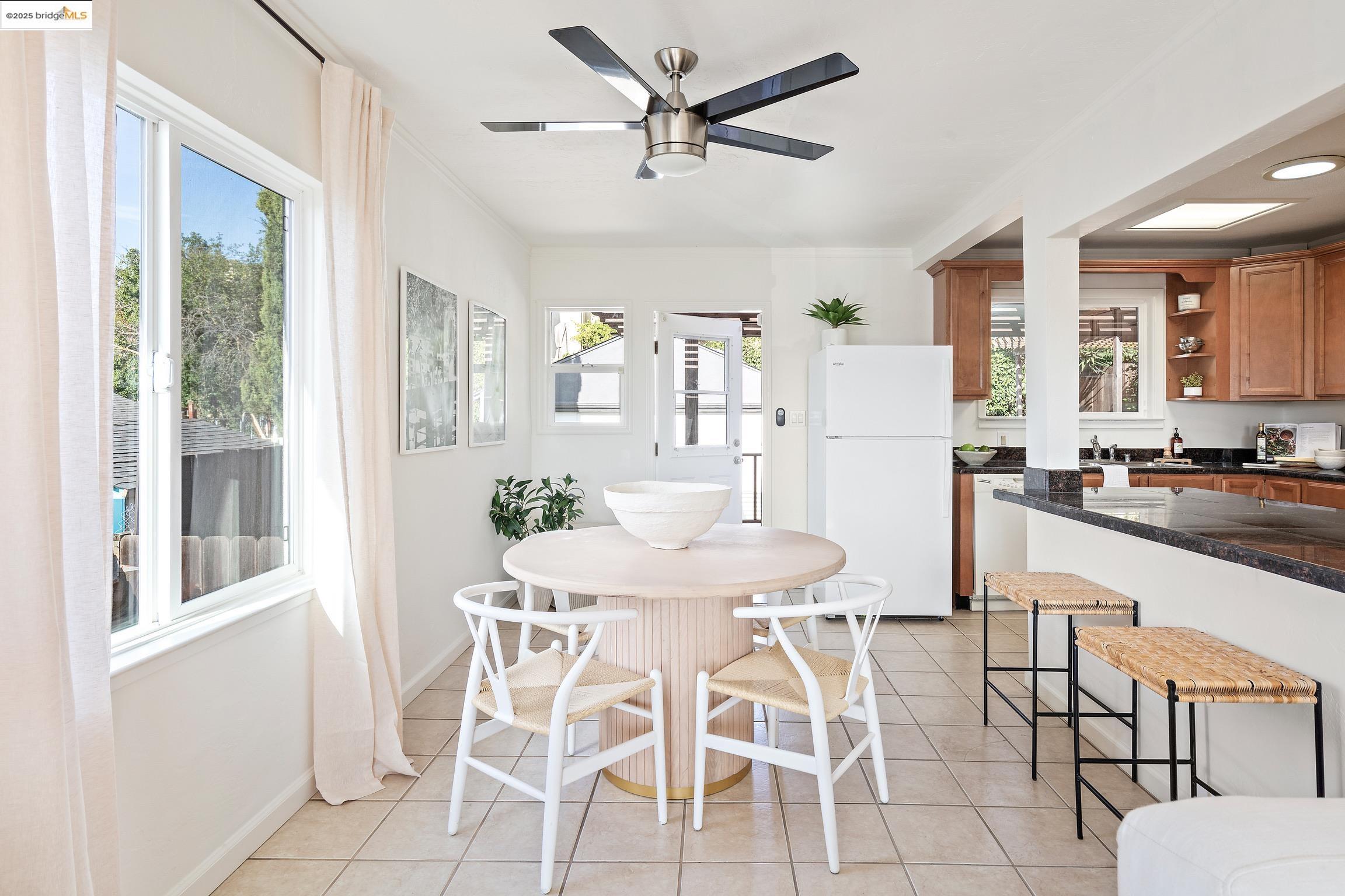 Detail Gallery Image 5 of 27 For 22756 Lorand Way, Hayward,  CA 94541 - 2 Beds | 1 Baths