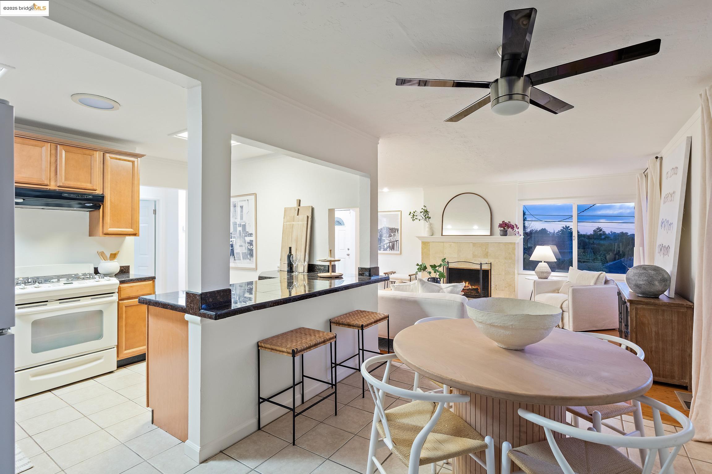 Detail Gallery Image 6 of 27 For 22756 Lorand Way, Hayward,  CA 94541 - 2 Beds | 1 Baths