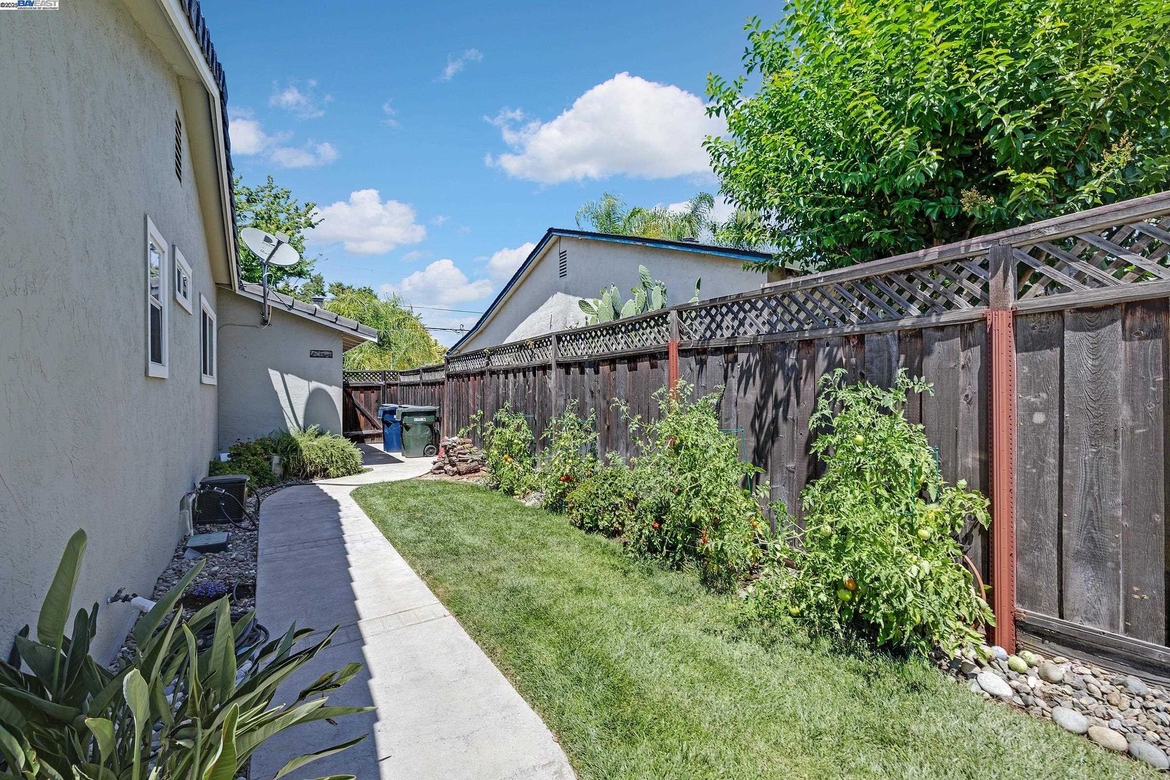 Detail Gallery Image 31 of 38 For 1015 Redondo Way, Livermore,  CA 94550 - 3 Beds | 2 Baths
