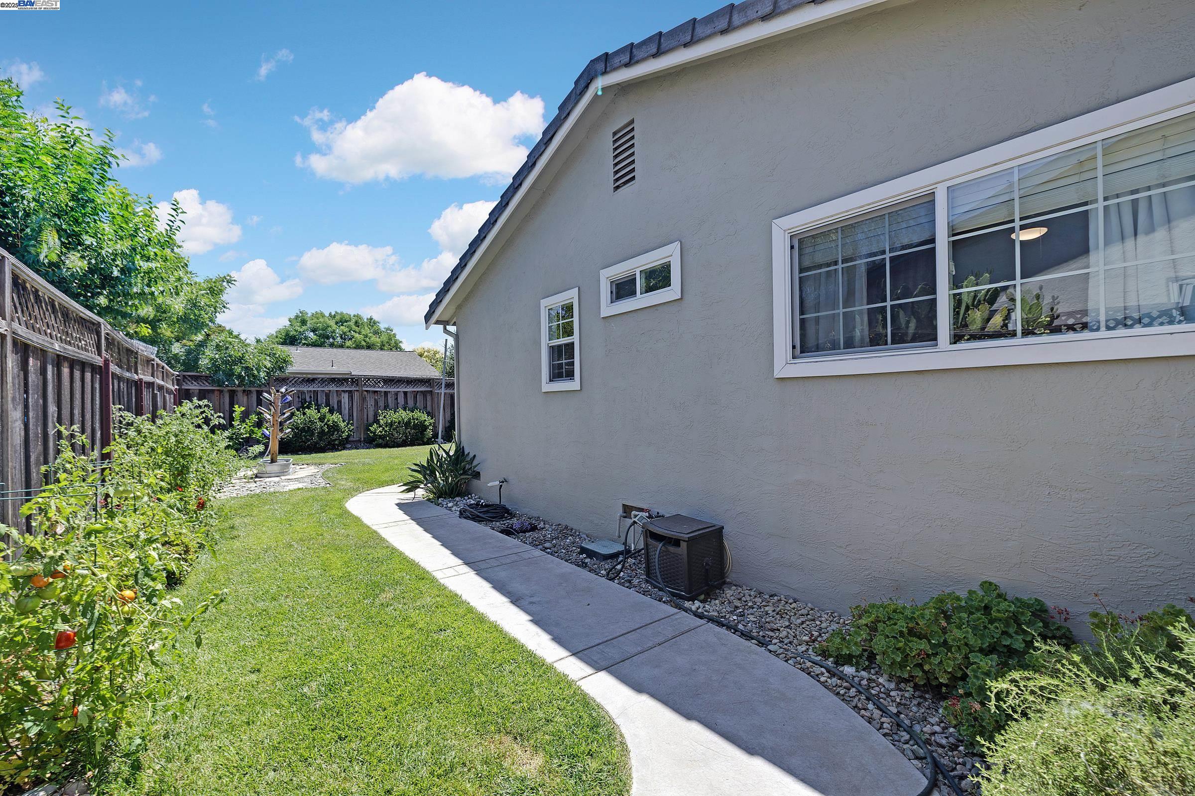 Detail Gallery Image 32 of 38 For 1015 Redondo Way, Livermore,  CA 94550 - 3 Beds | 2 Baths