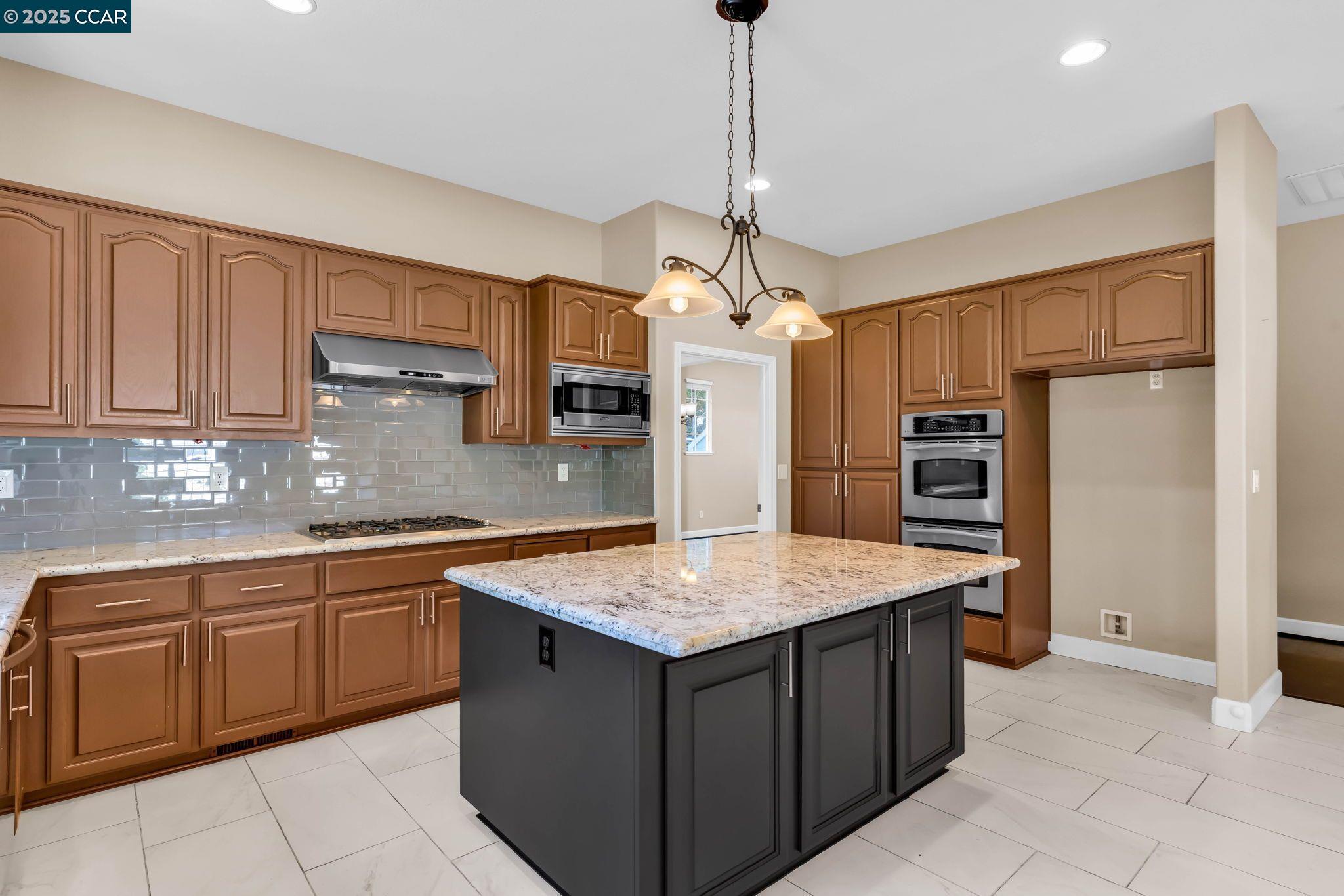 Detail Gallery Image 15 of 57 For 4362 Lynn Dr, Concord,  CA 94518 - 4 Beds | 3 Baths