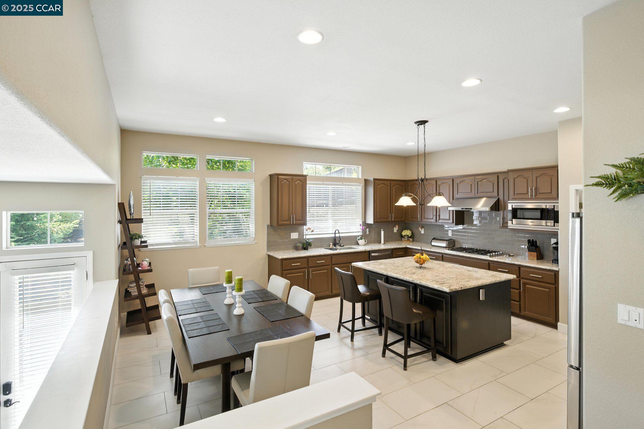 Detail Gallery Image 33 of 51 For 4362 Lynn Dr, Concord,  CA 94518 - 4 Beds | 3 Baths