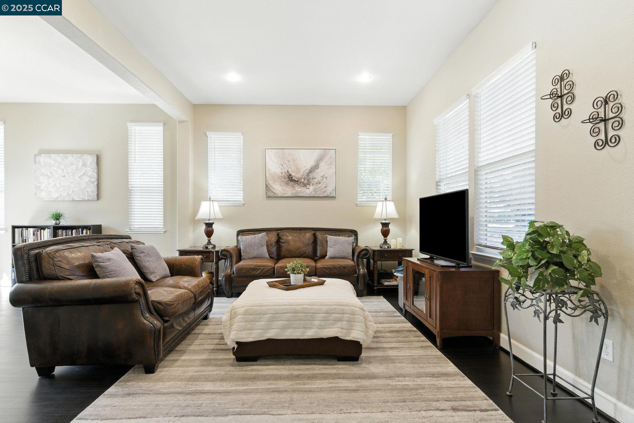 Detail Gallery Image 5 of 51 For 4362 Lynn Dr, Concord,  CA 94518 - 4 Beds | 3 Baths