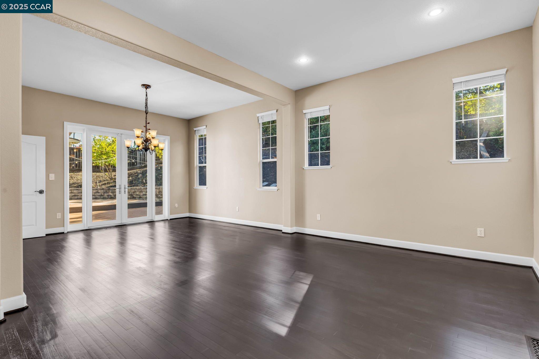 Detail Gallery Image 6 of 57 For 4362 Lynn Dr, Concord,  CA 94518 - 4 Beds | 3 Baths