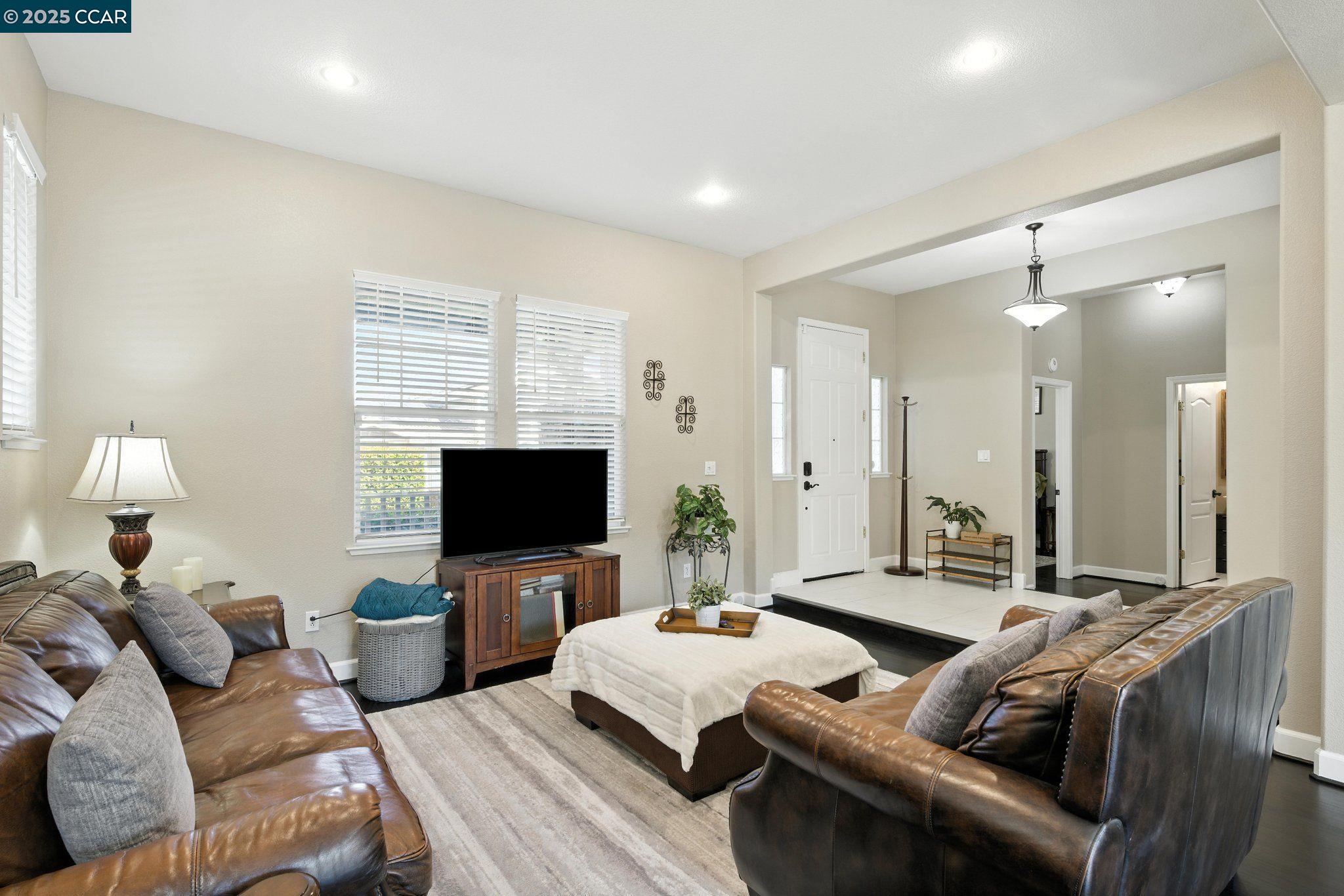 Detail Gallery Image 8 of 51 For 4362 Lynn Dr, Concord,  CA 94518 - 4 Beds | 3 Baths