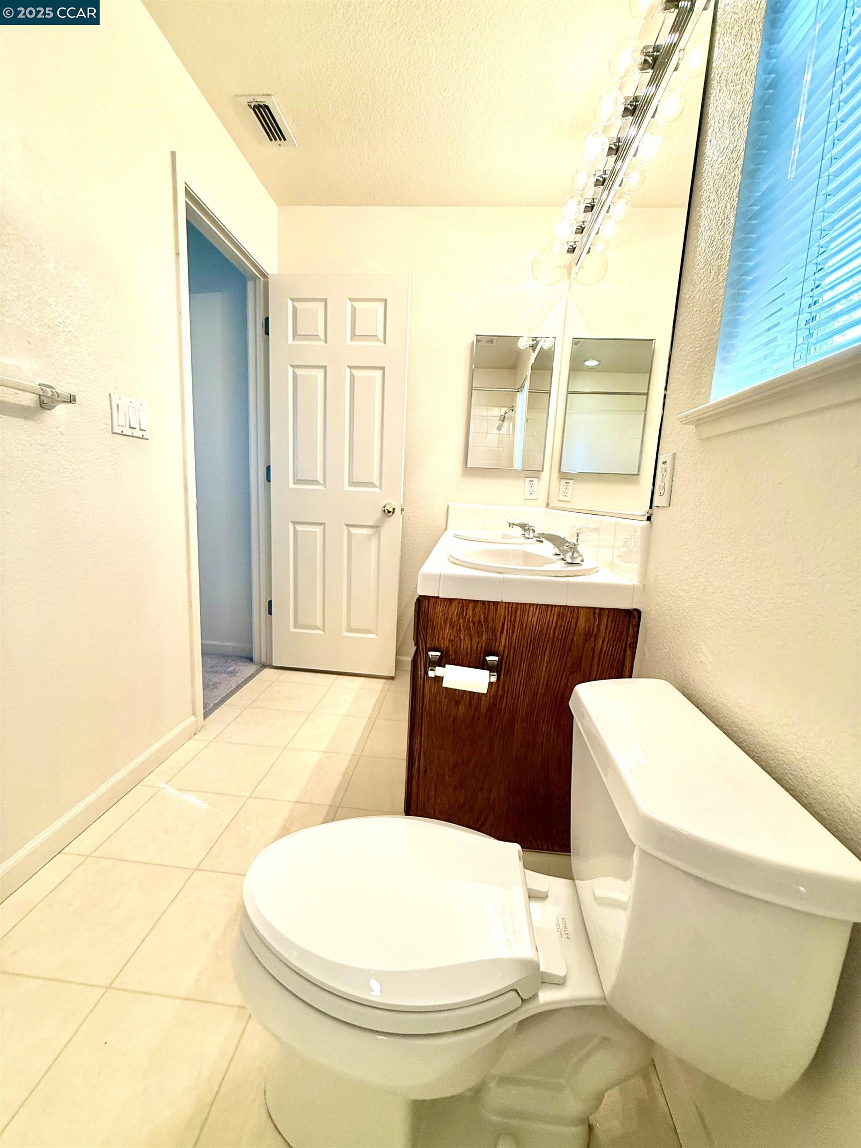 Detail Gallery Image 13 of 18 For 54 Village Square Pl, Pleasant Hill,  CA 94523 - 3 Beds | 2/1 Baths