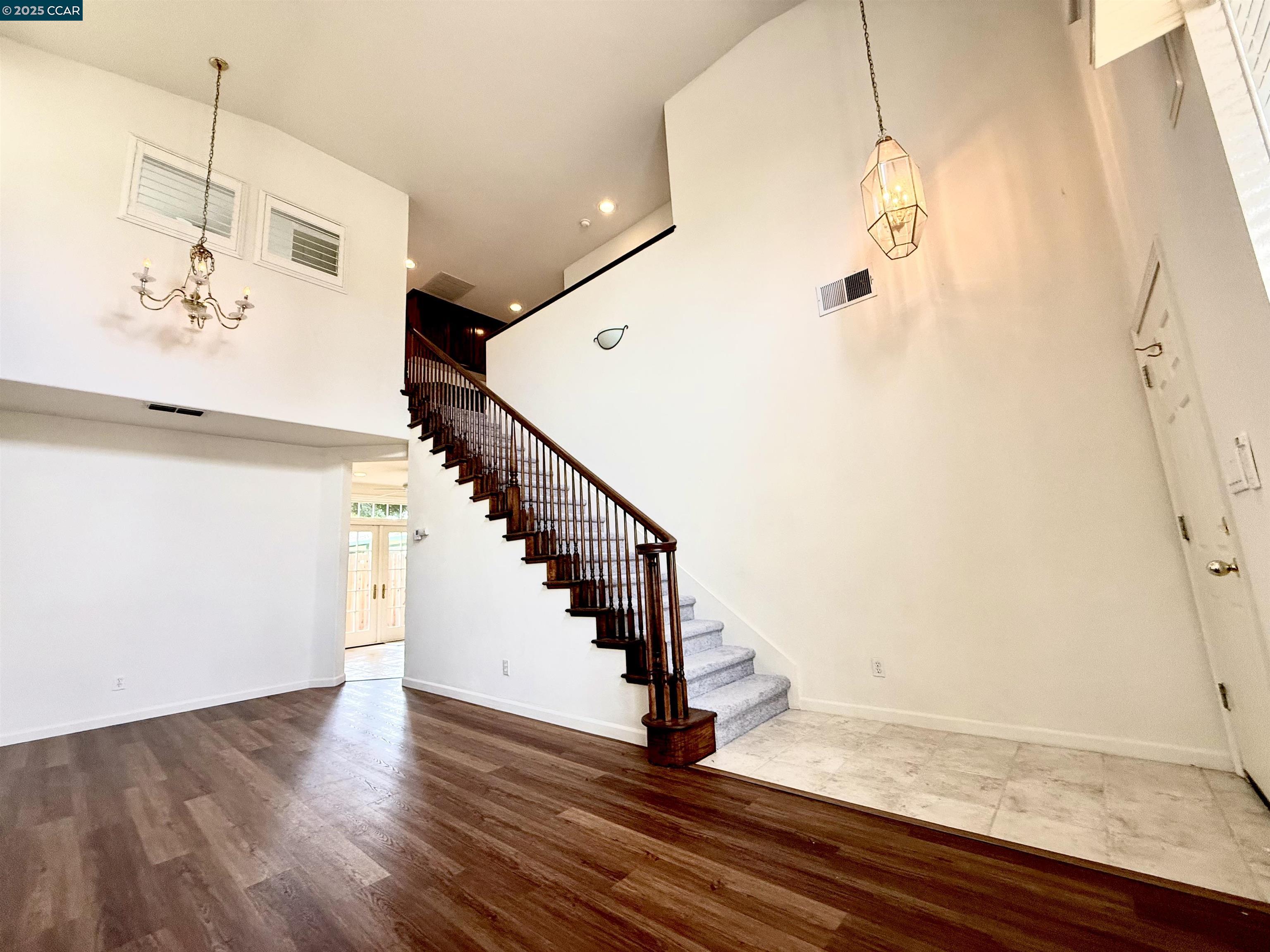 Detail Gallery Image 3 of 18 For 54 Village Square Pl, Pleasant Hill,  CA 94523 - 3 Beds | 2/1 Baths