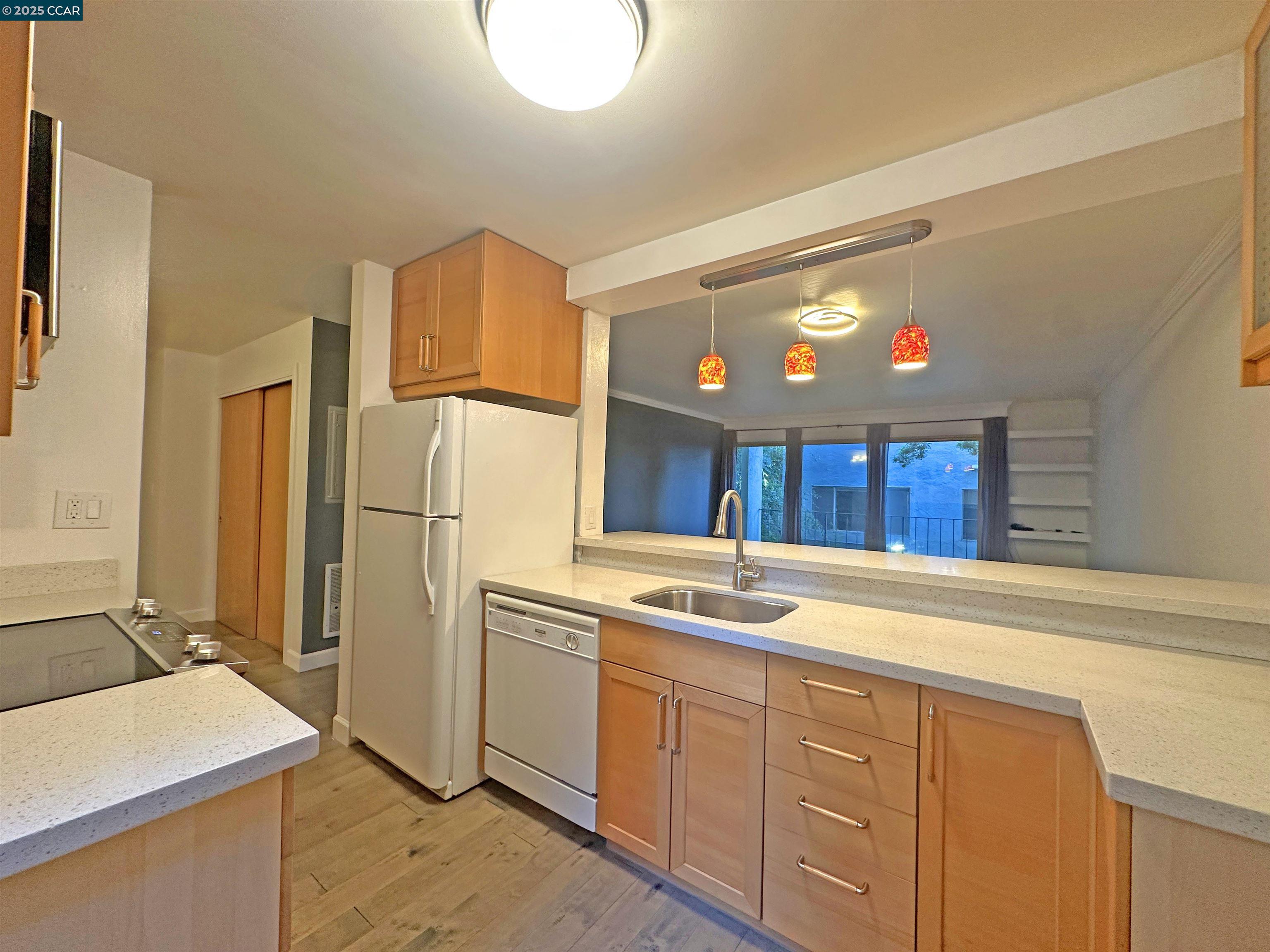 Detail Gallery Image 11 of 24 For 401 Monte Vista Ave #103,  Oakland,  CA 94611 - 1 Beds | 1 Baths