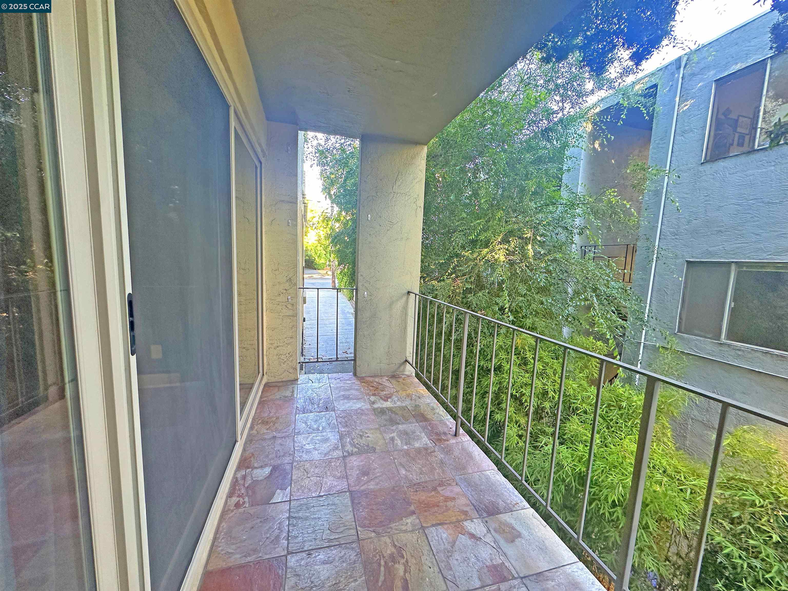 Detail Gallery Image 19 of 24 For 401 Monte Vista Ave #103,  Oakland,  CA 94611 - 1 Beds | 1 Baths