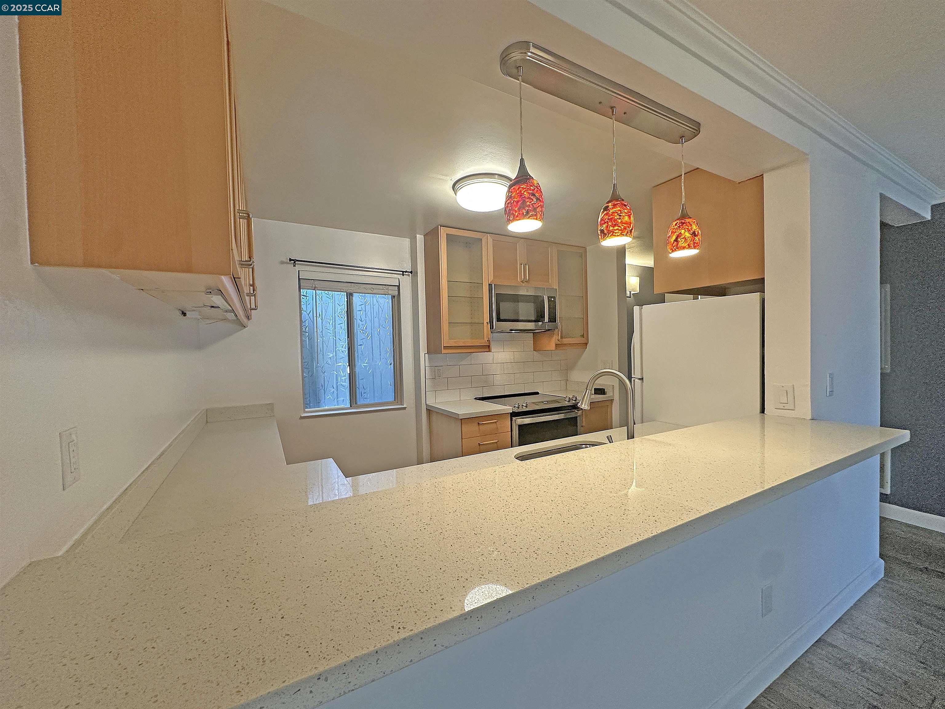 Detail Gallery Image 7 of 24 For 401 Monte Vista Ave #103,  Oakland,  CA 94611 - 1 Beds | 1 Baths