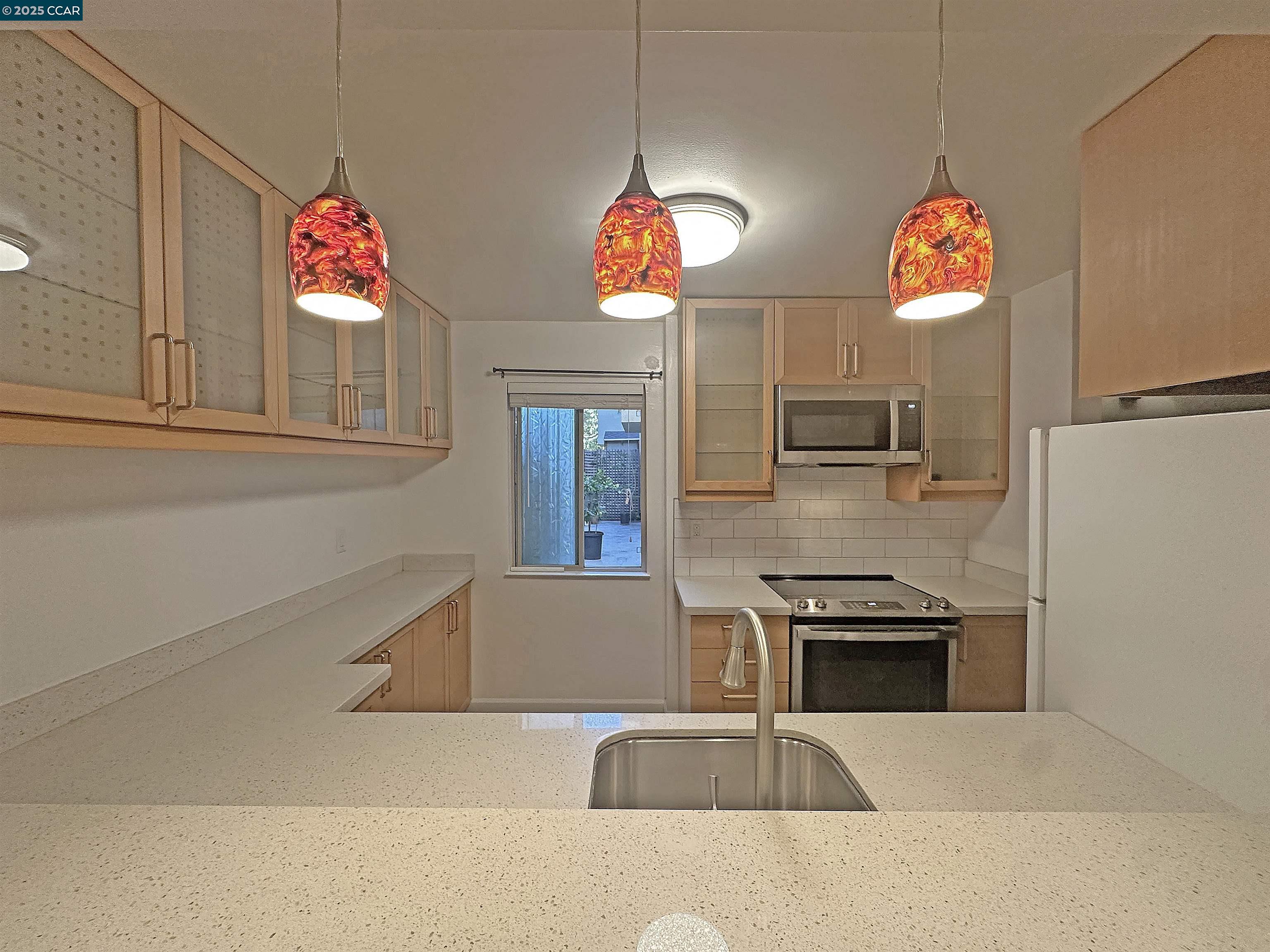Detail Gallery Image 9 of 24 For 401 Monte Vista Ave #103,  Oakland,  CA 94611 - 1 Beds | 1 Baths