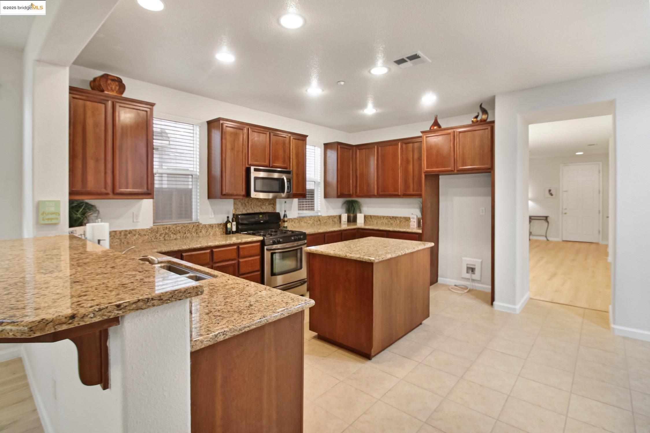 Detail Gallery Image 11 of 57 For 2729 Cathedral Circle, Brentwood,  CA 94513 - 4 Beds | 2 Baths