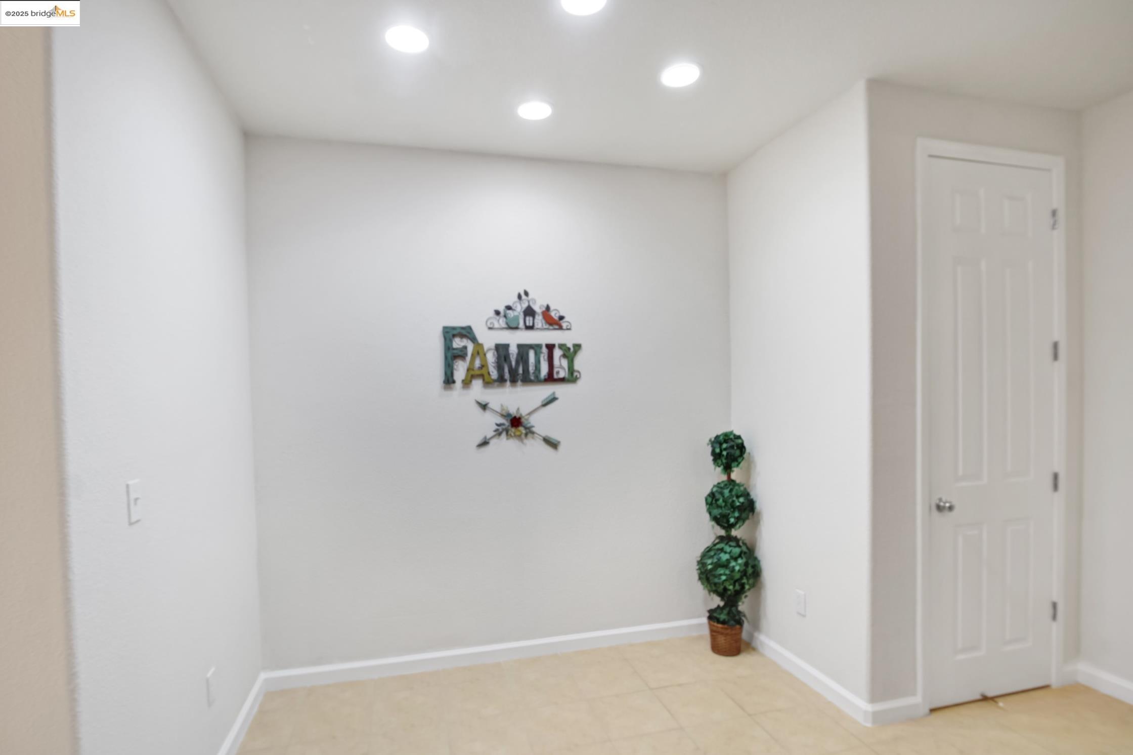 Detail Gallery Image 14 of 57 For 2729 Cathedral Circle, Brentwood,  CA 94513 - 4 Beds | 2 Baths