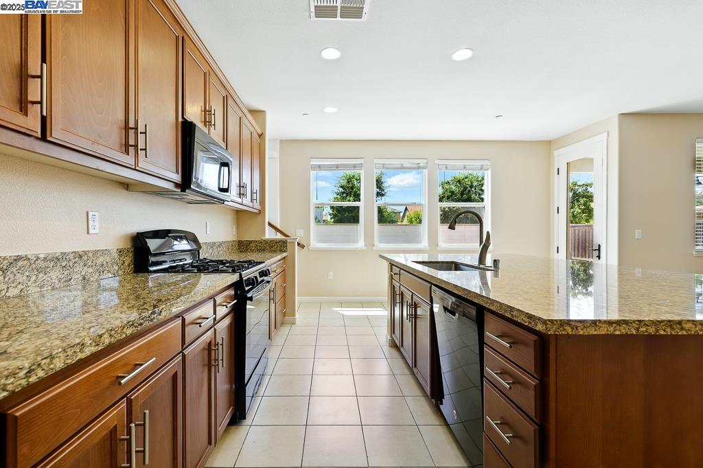 Detail Gallery Image 18 of 60 For 18309 Millbrook Ave, Lathrop,  CA 95330 - 4 Beds | 3 Baths