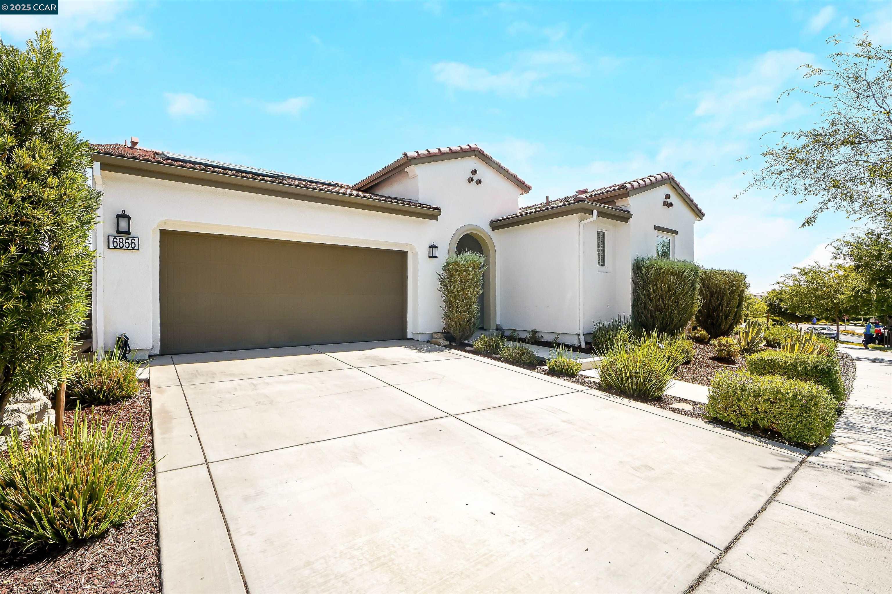 Detail Gallery Image 2 of 60 For 6856 Anton Street, Tracy,  CA 95377-7701 - 4 Beds | 3/1 Baths