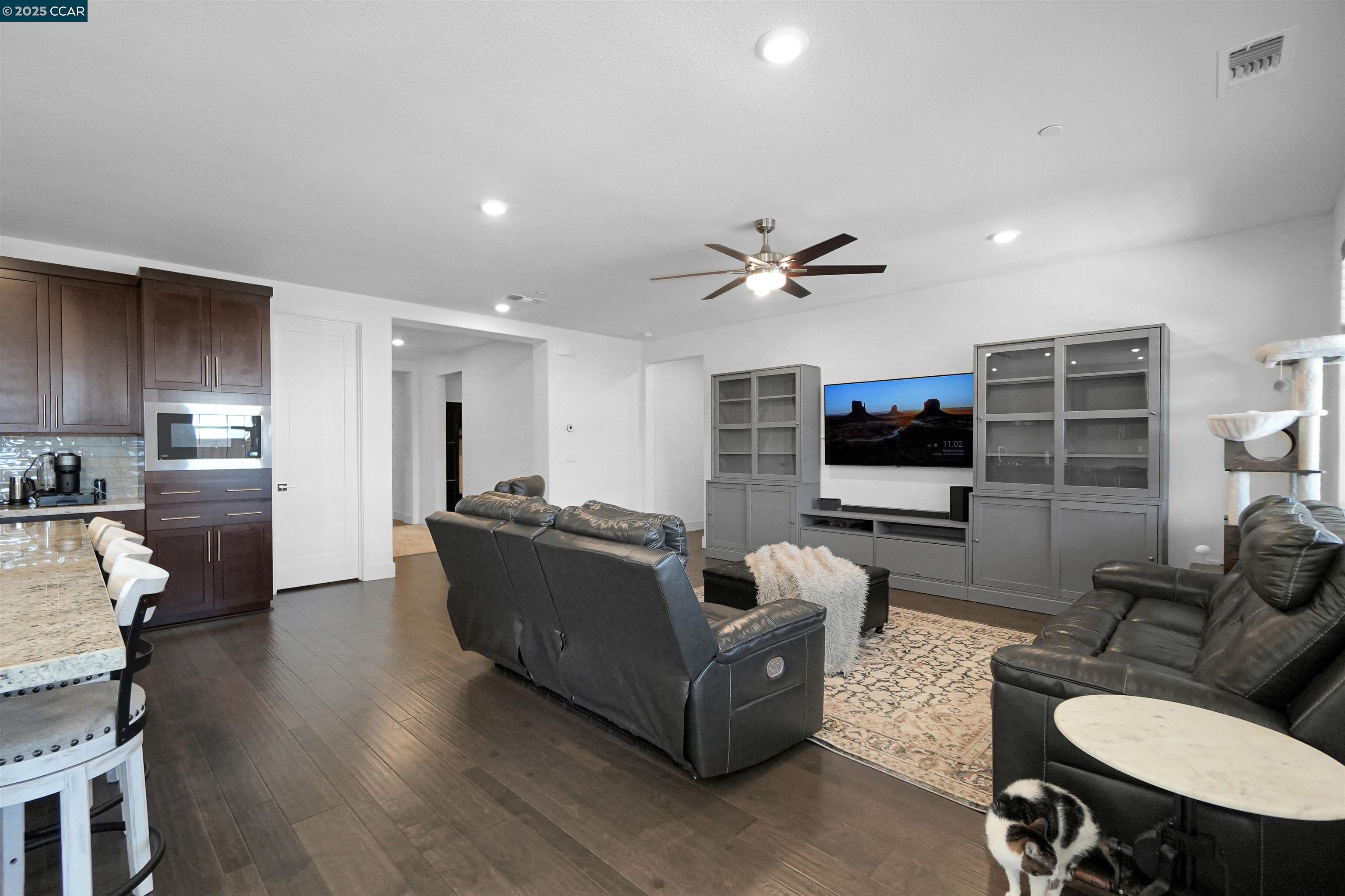 Detail Gallery Image 12 of 60 For 6856 Anton Street, Tracy,  CA 95377-7701 - 4 Beds | 3/1 Baths