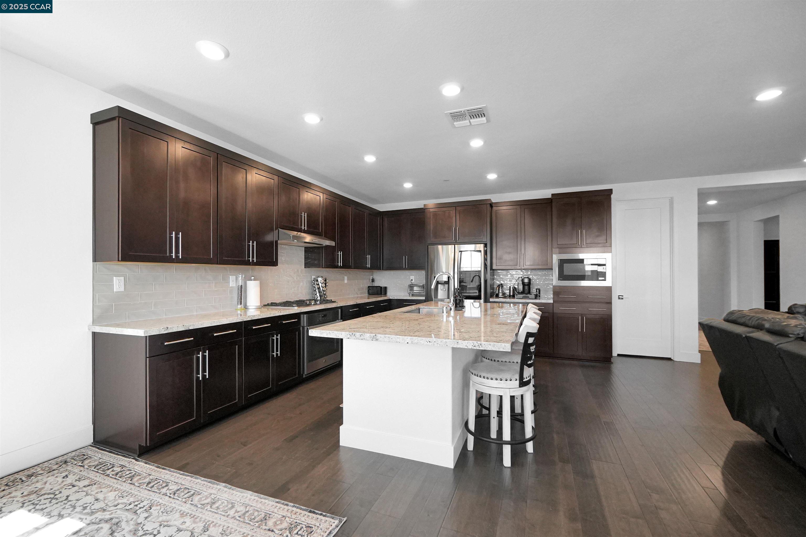 Detail Gallery Image 13 of 60 For 6856 Anton Street, Tracy,  CA 95377-7701 - 4 Beds | 3/1 Baths