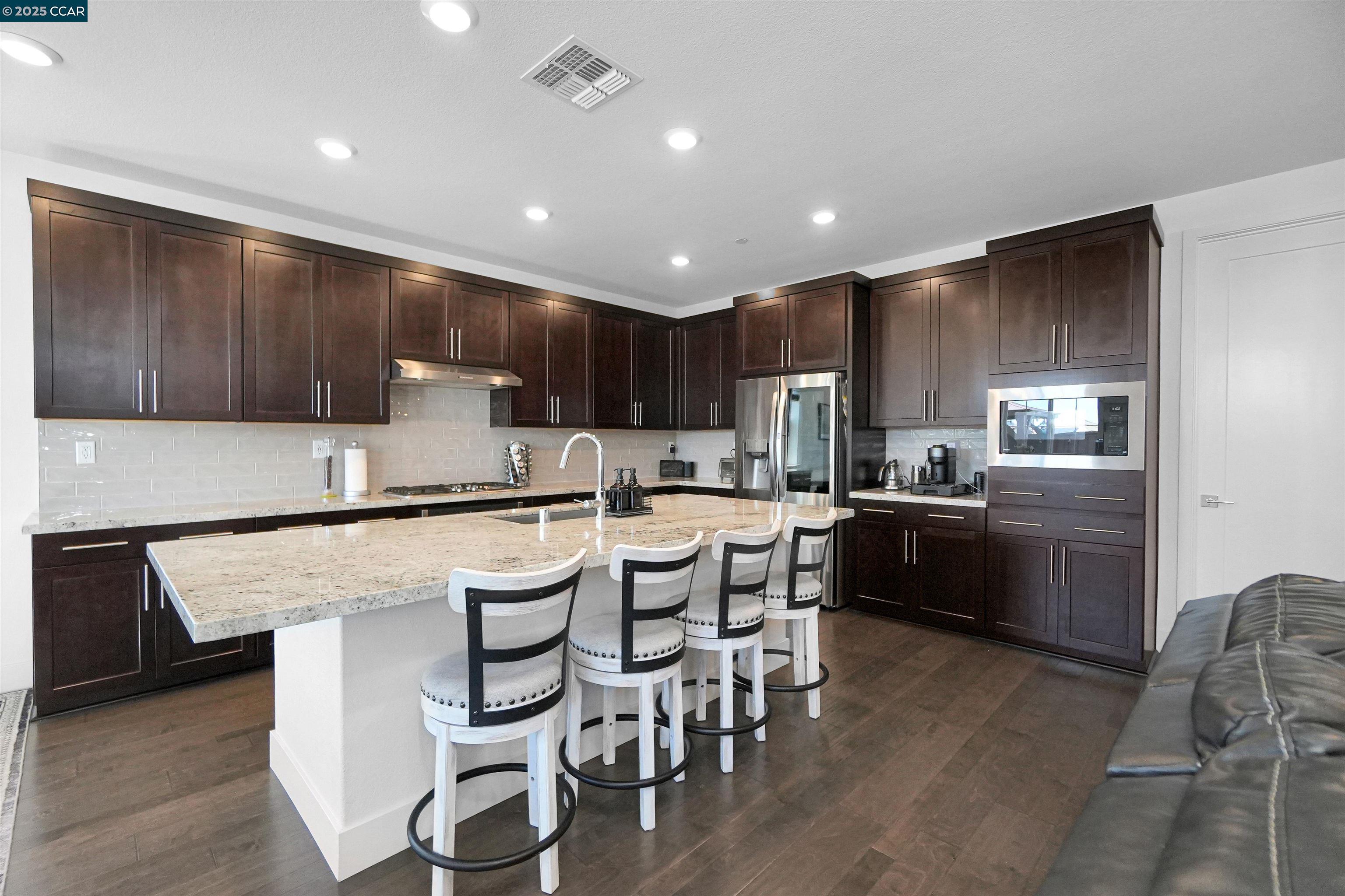 Detail Gallery Image 18 of 60 For 6856 Anton Street, Tracy,  CA 95377-7701 - 4 Beds | 3/1 Baths