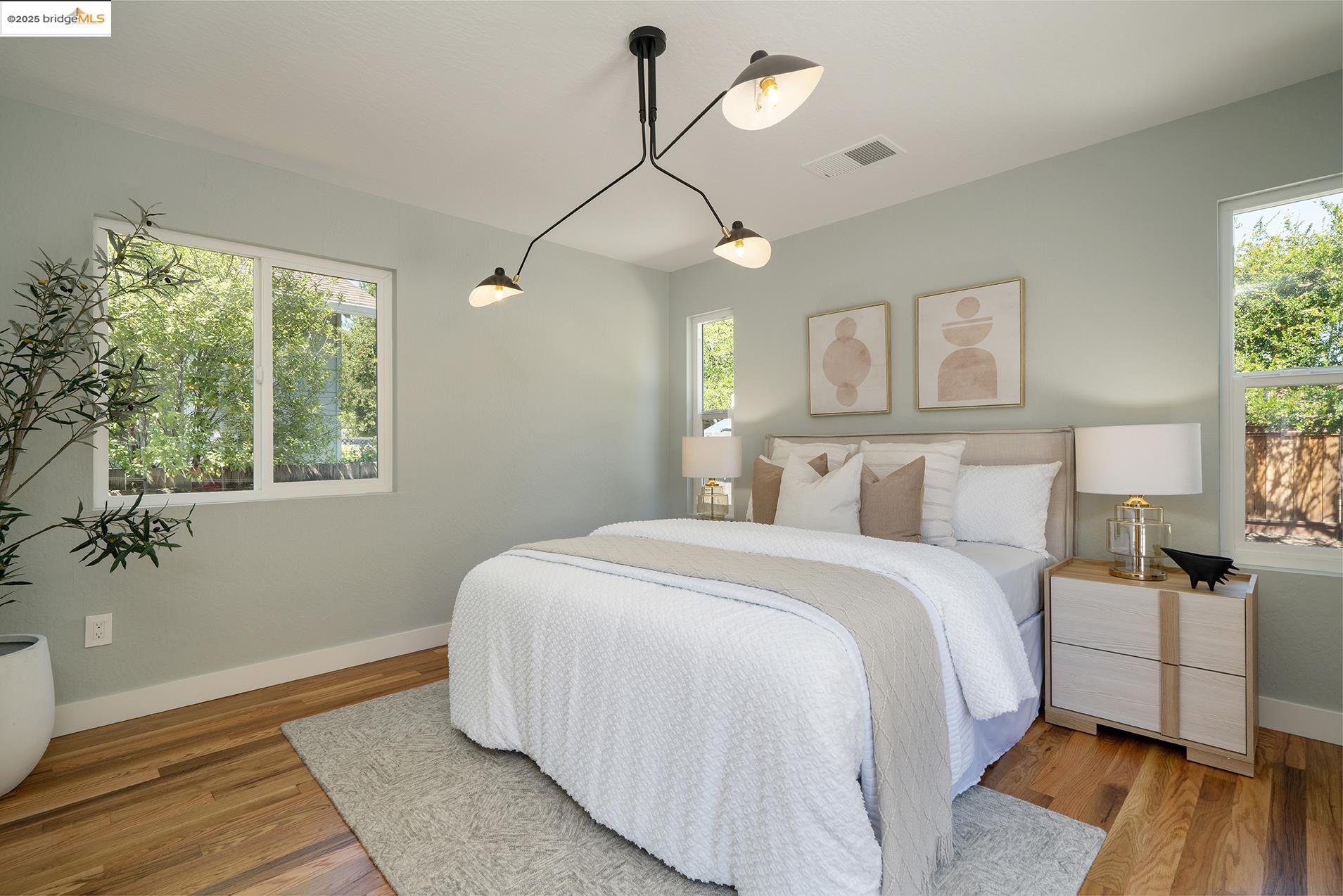 Detail Gallery Image 12 of 29 For 935 W Taylor Street, San Jose,  CA 95126 - 3 Beds | 2 Baths