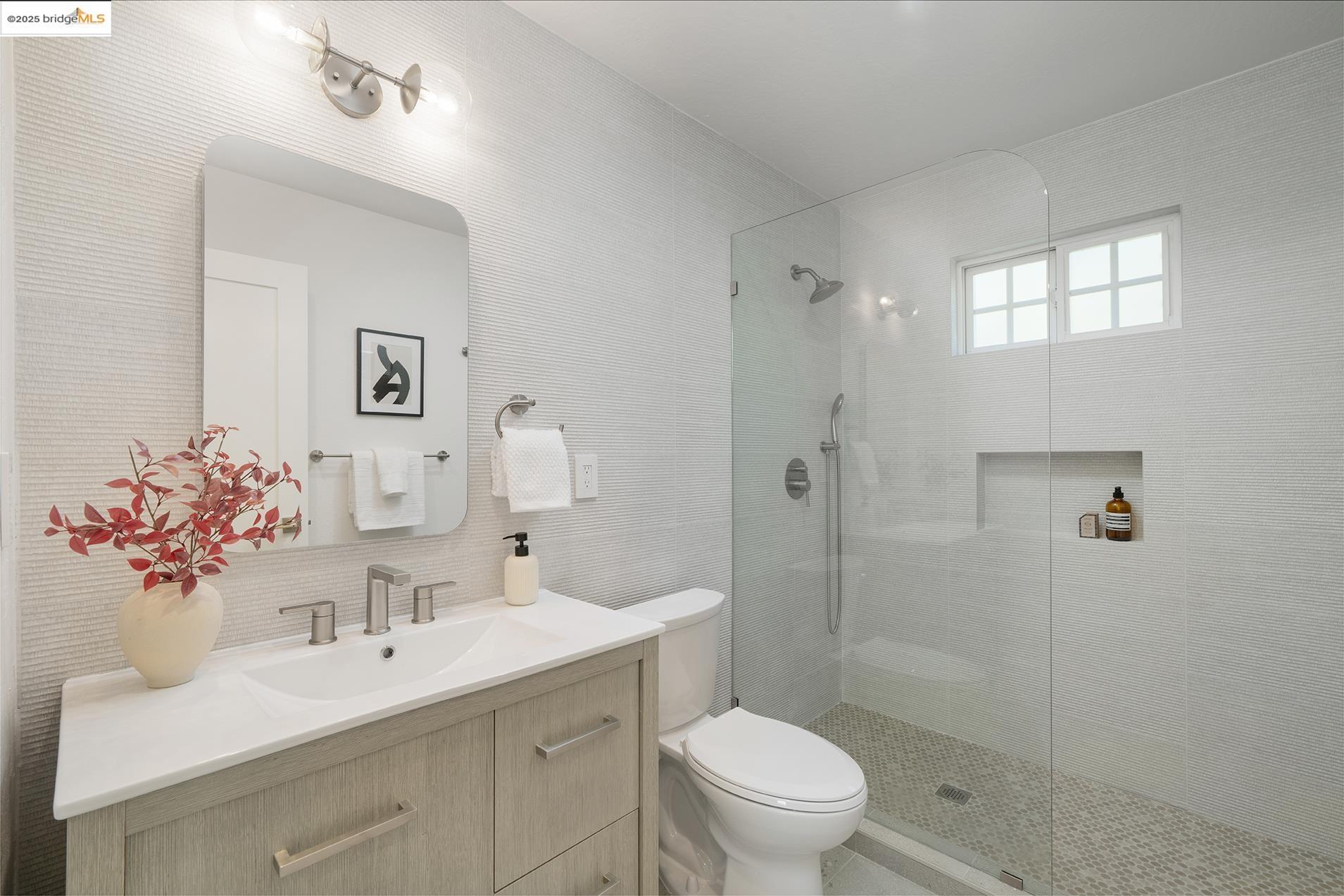Detail Gallery Image 14 of 29 For 935 W Taylor Street, San Jose,  CA 95126 - 3 Beds | 2 Baths
