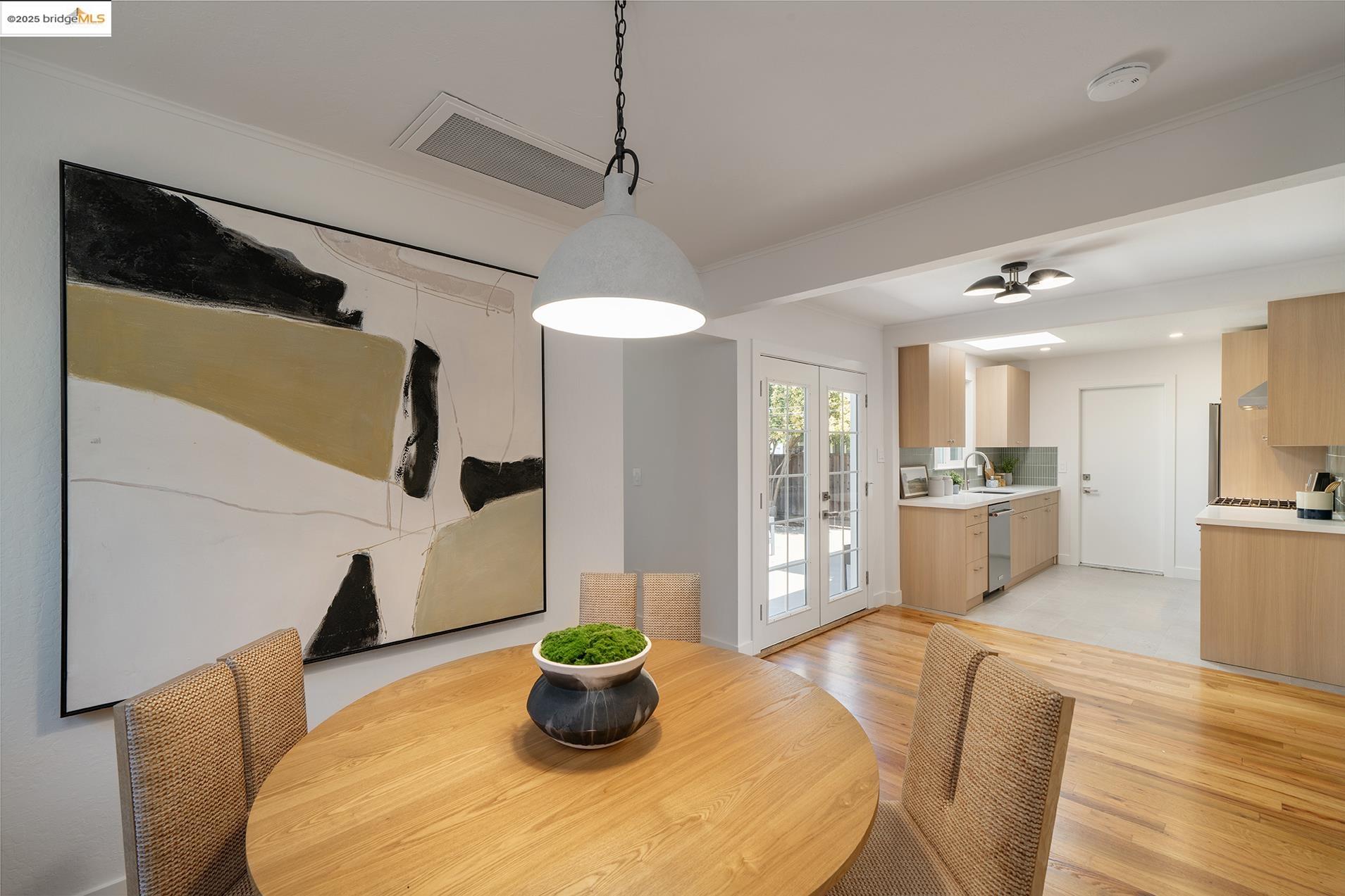 Detail Gallery Image 10 of 29 For 935 W Taylor Street, San Jose,  CA 95126 - 3 Beds | 2 Baths