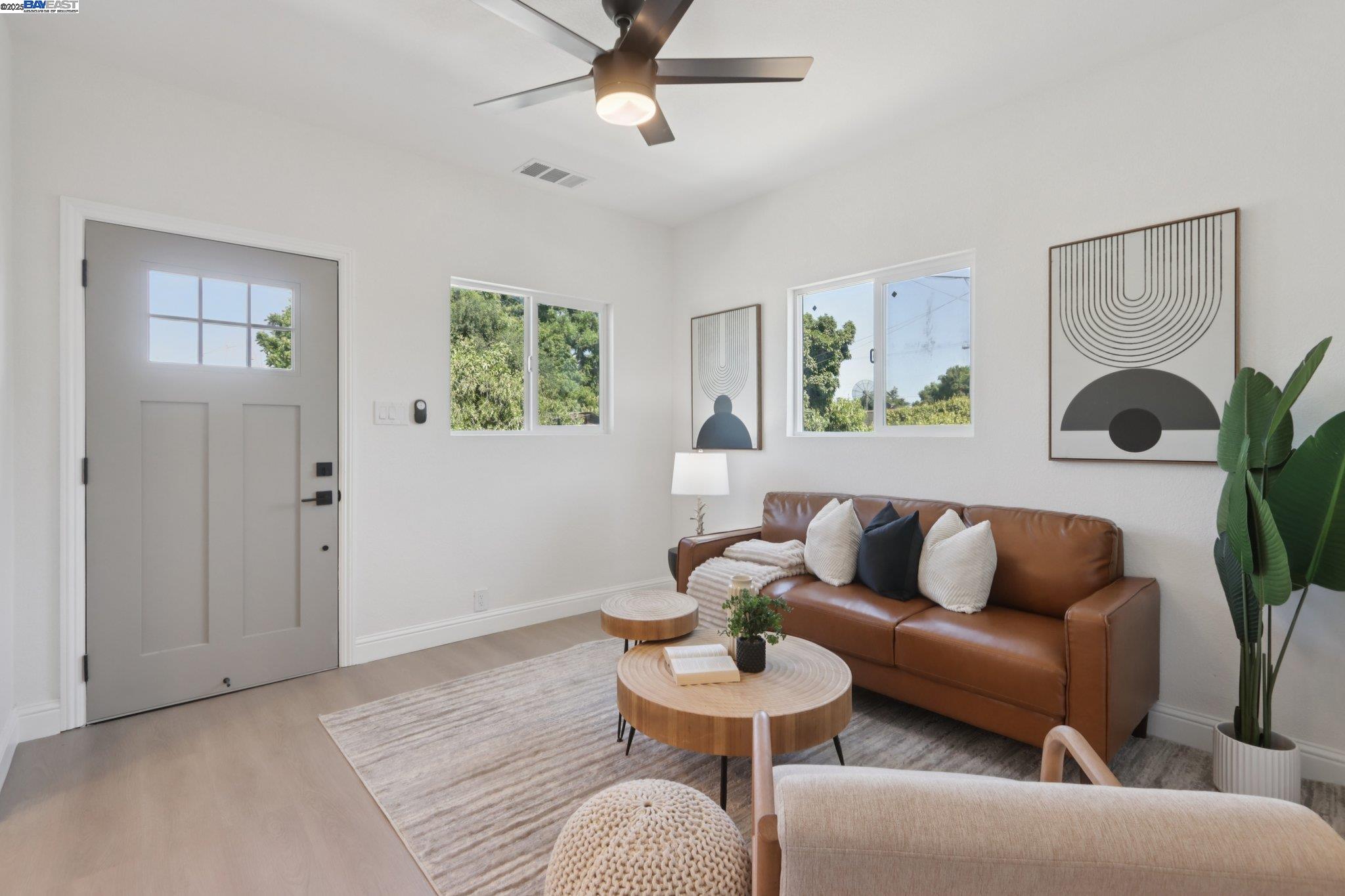 Detail Gallery Image 5 of 32 For 21593 Princeton St, Hayward,  CA 94541 - 3 Beds | 2 Baths