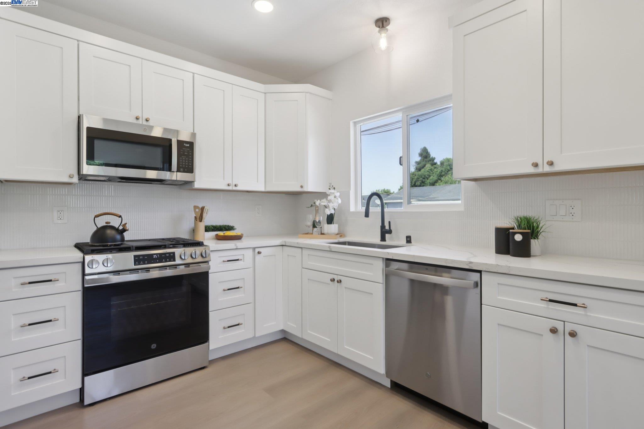 Detail Gallery Image 10 of 32 For 21593 Princeton St, Hayward,  CA 94541 - 3 Beds | 2 Baths