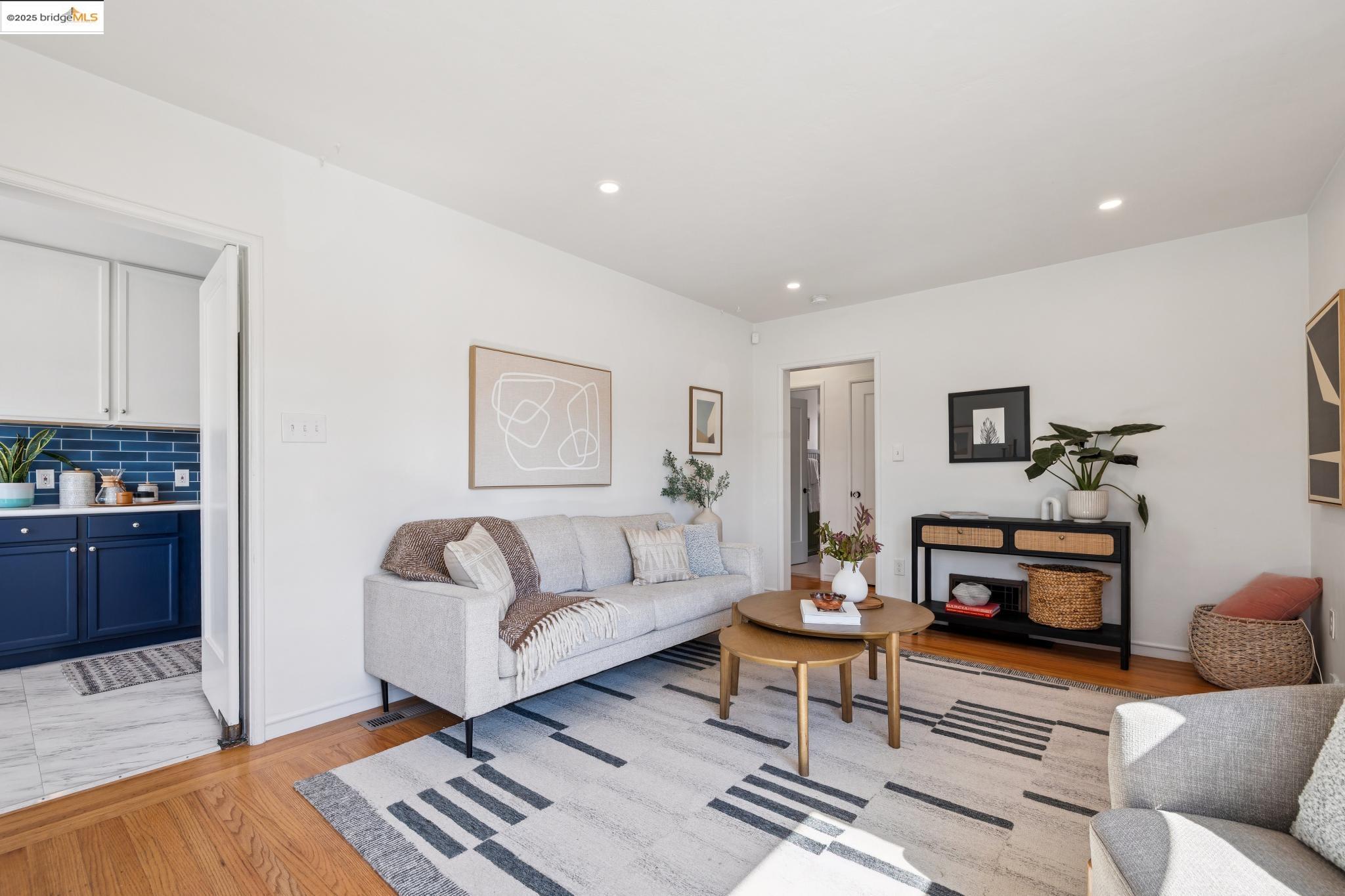 Detail Gallery Image 11 of 46 For 2800 Carlson Blvd, Richmond,  CA 94804 - 2 Beds | 1 Baths