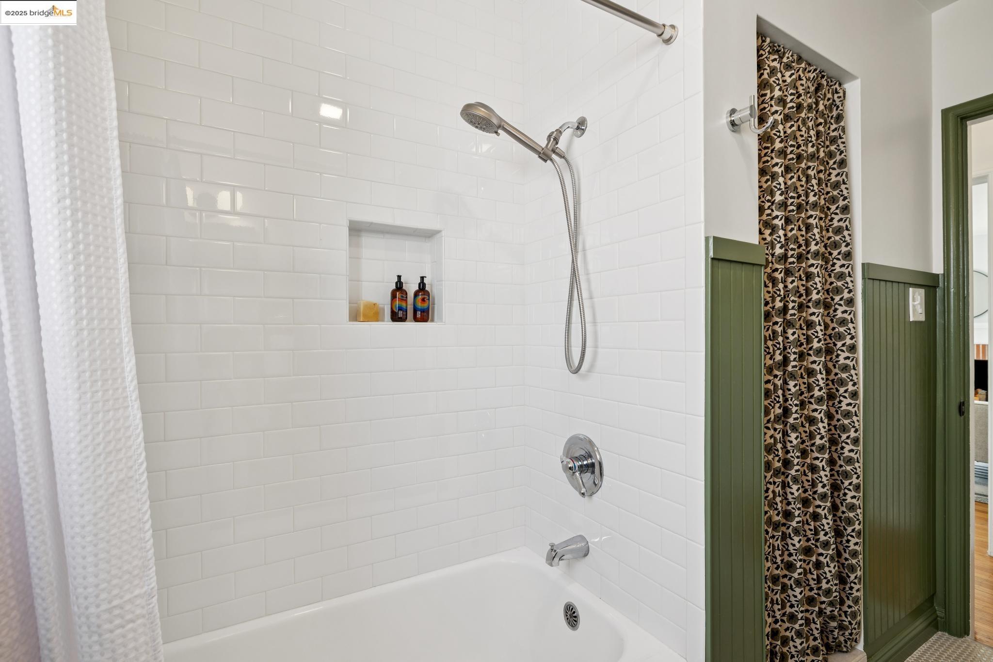 Detail Gallery Image 17 of 46 For 2800 Carlson Blvd, Richmond,  CA 94804 - 2 Beds | 1 Baths