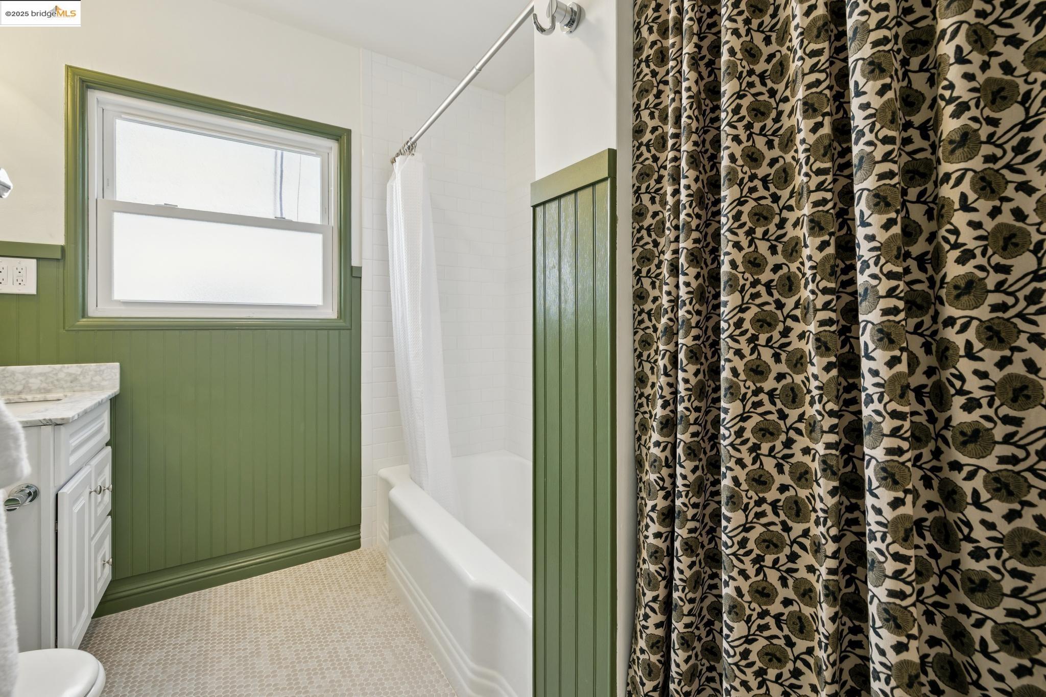 Detail Gallery Image 18 of 46 For 2800 Carlson Blvd, Richmond,  CA 94804 - 2 Beds | 1 Baths