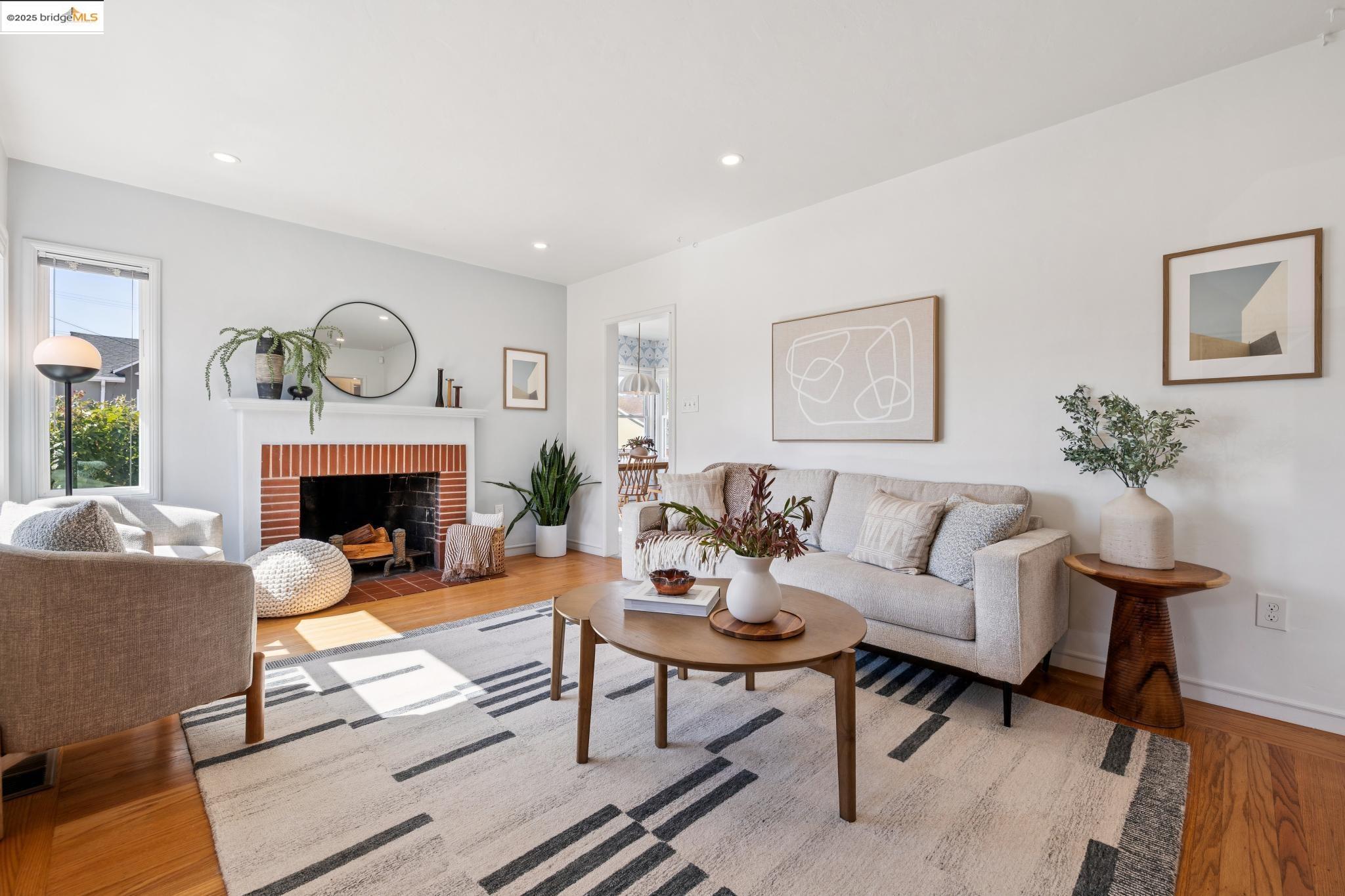 Detail Gallery Image 5 of 46 For 2800 Carlson Blvd, Richmond,  CA 94804 - 2 Beds | 1 Baths