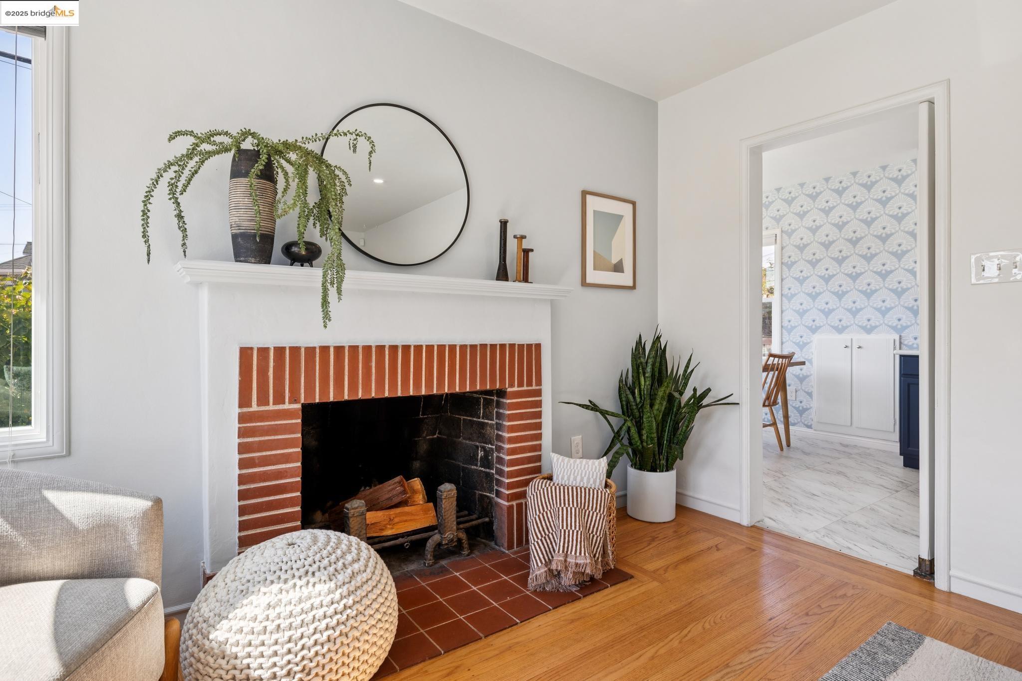 Detail Gallery Image 8 of 46 For 2800 Carlson Blvd, Richmond,  CA 94804 - 2 Beds | 1 Baths