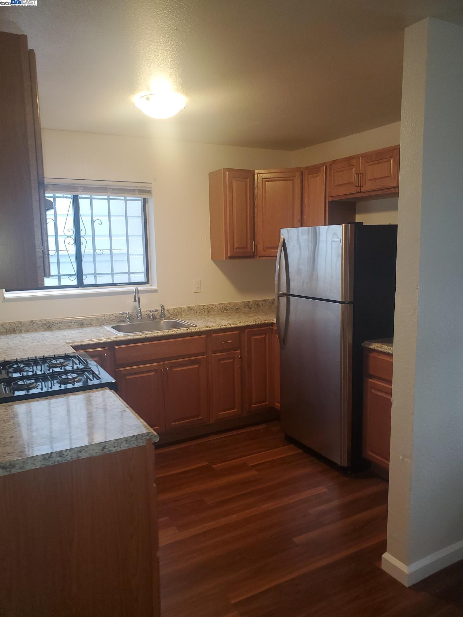 Detail Gallery Image 2 of 36 For 6109 Foothill Blvd, Oakland,  CA 94605 - – Beds | – Baths