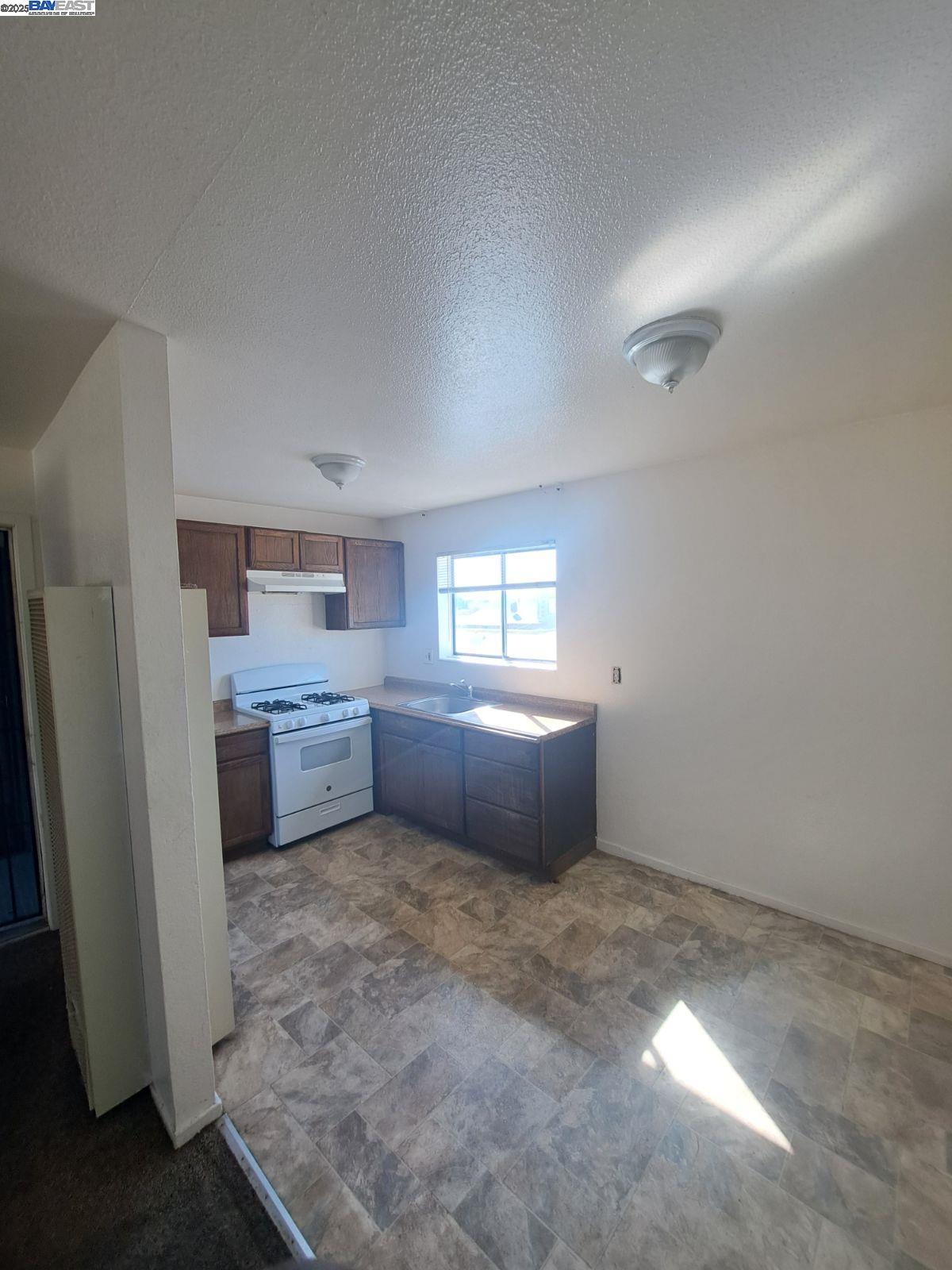 Detail Gallery Image 19 of 36 For 6109 Foothill Blvd, Oakland,  CA 94605 - – Beds | – Baths