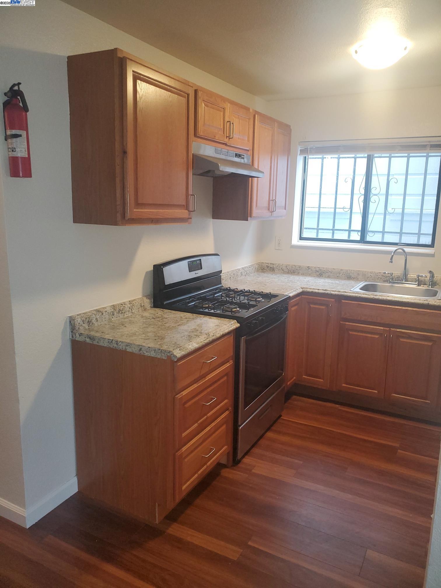 Detail Gallery Image 30 of 36 For 6109 Foothill Blvd, Oakland,  CA 94605 - – Beds | – Baths