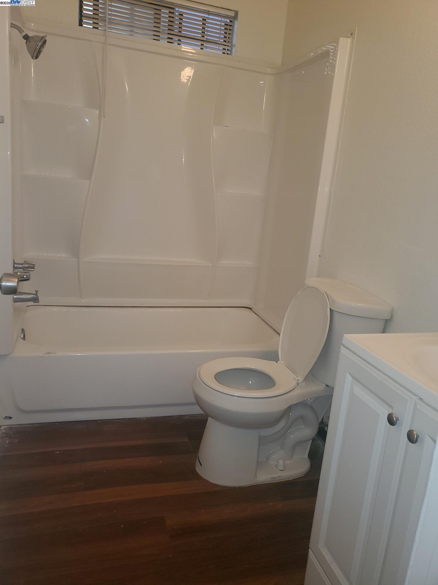 Detail Gallery Image 7 of 36 For 6109 Foothill Blvd, Oakland,  CA 94605 - – Beds | – Baths