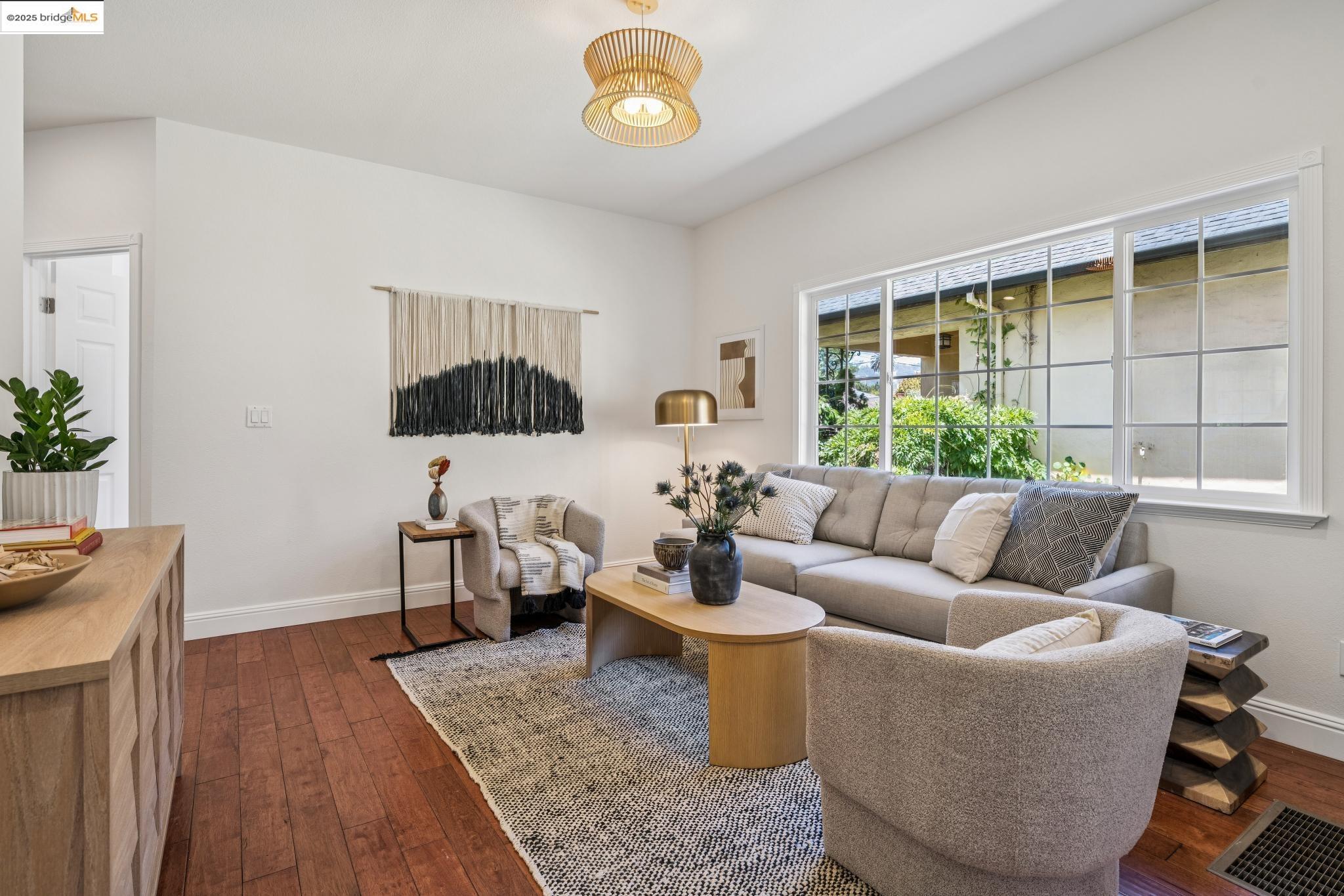 Detail Gallery Image 13 of 59 For 1634 Derby St, Berkeley,  CA 94703 - 3 Beds | 2 Baths