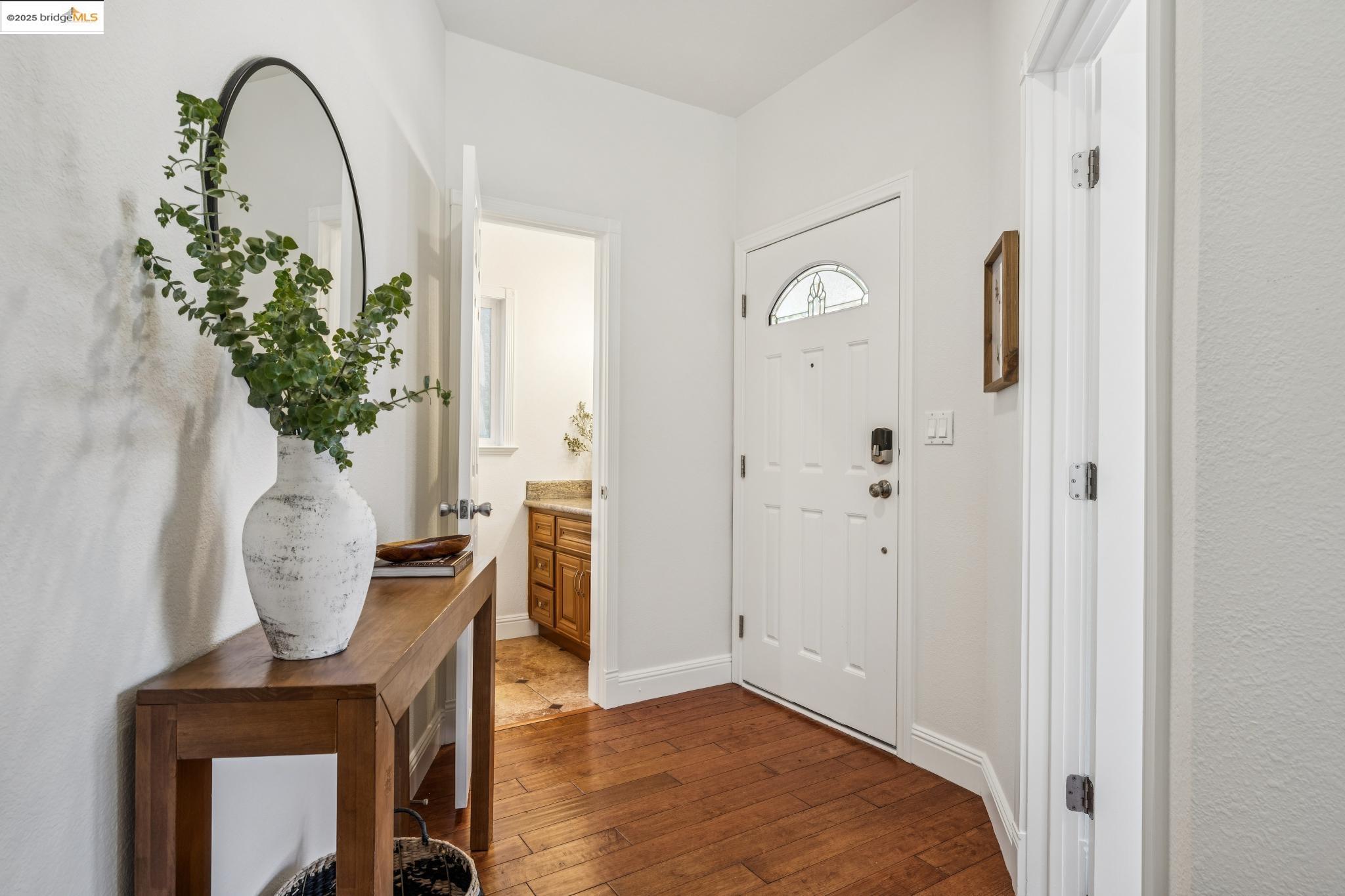 Detail Gallery Image 15 of 59 For 1634 Derby St, Berkeley,  CA 94703 - 3 Beds | 2 Baths