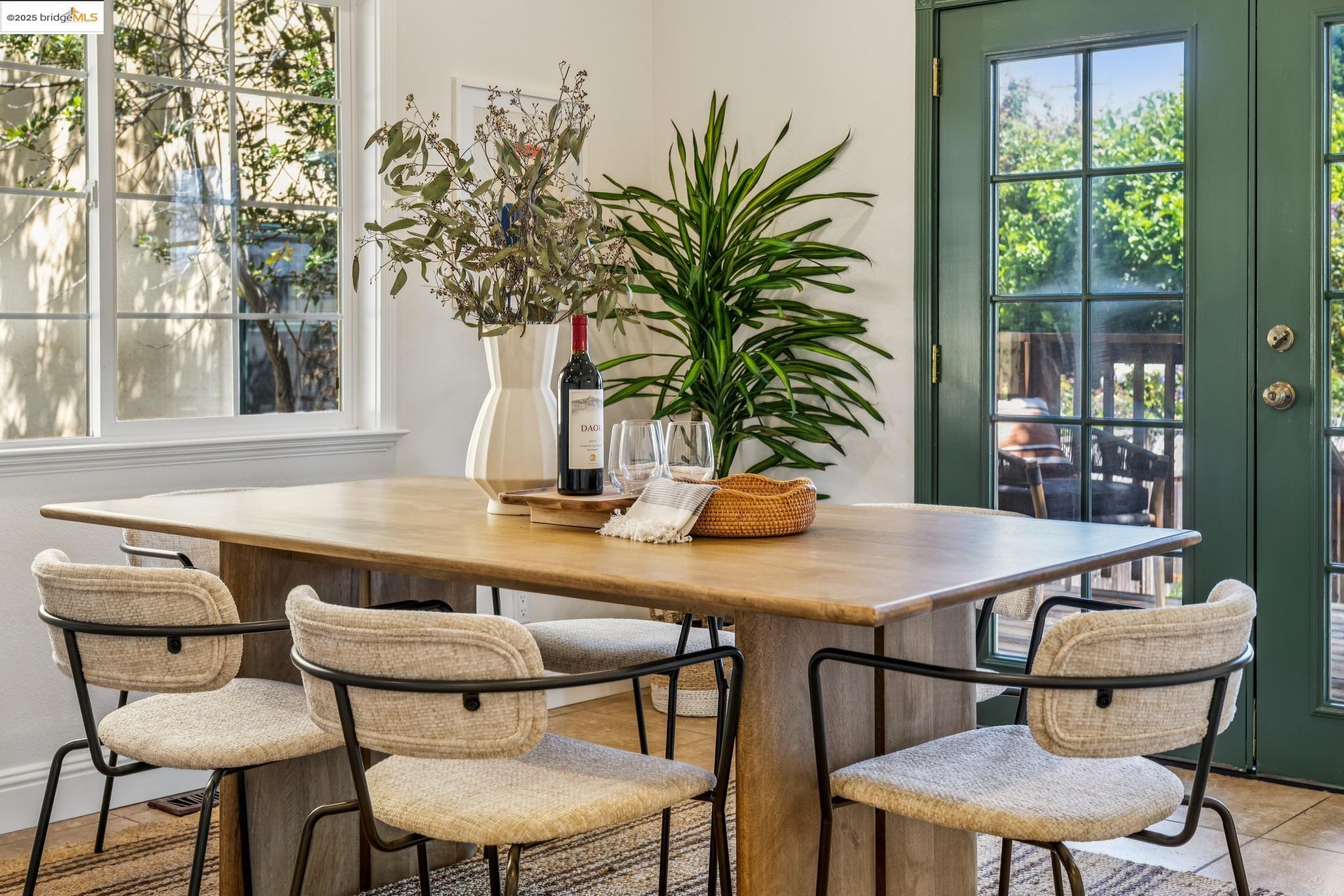 Detail Gallery Image 27 of 59 For 1634 Derby St, Berkeley,  CA 94703 - 3 Beds | 2 Baths