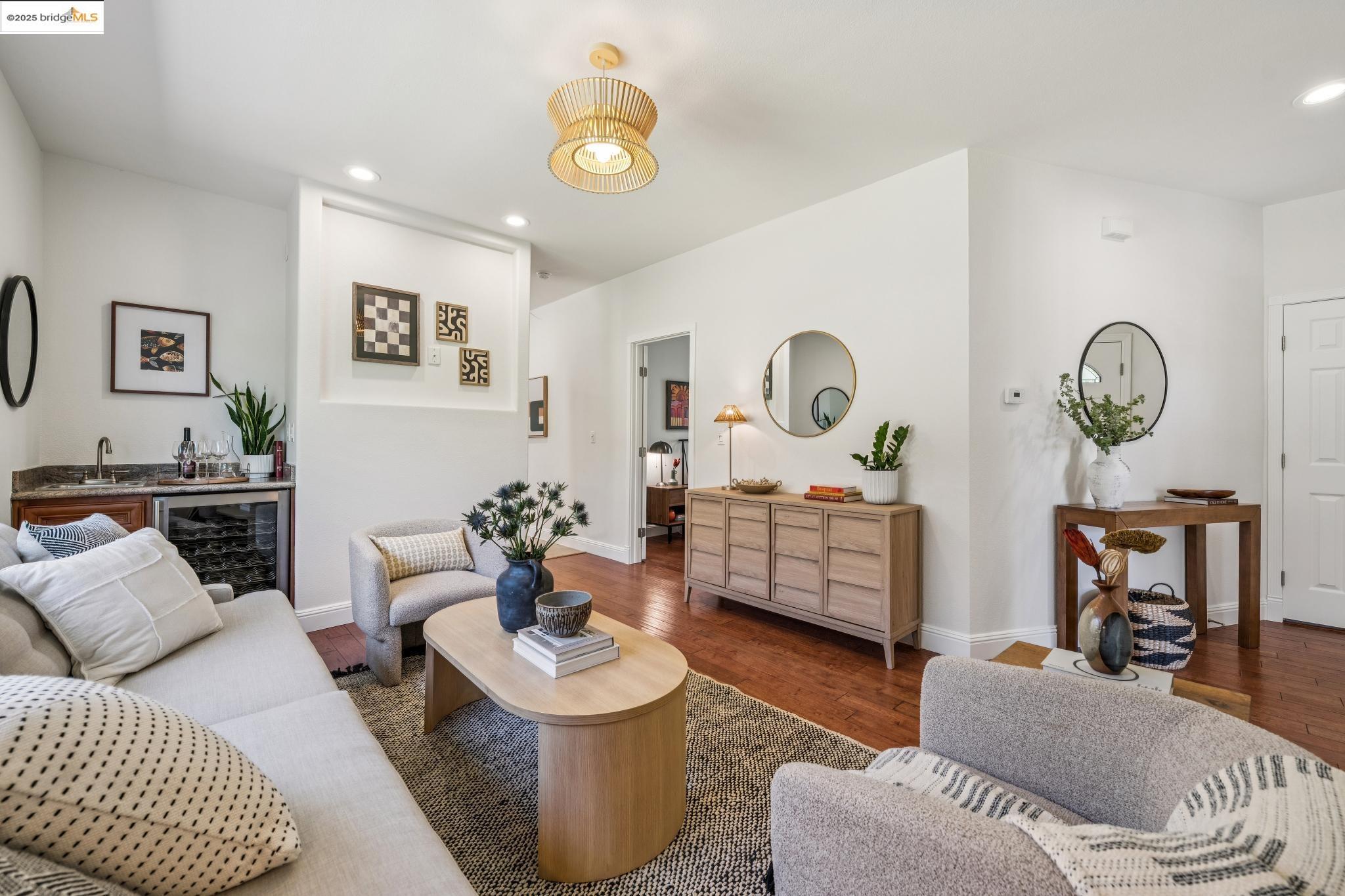 Detail Gallery Image 10 of 59 For 1634 Derby St, Berkeley,  CA 94703 - 3 Beds | 2 Baths