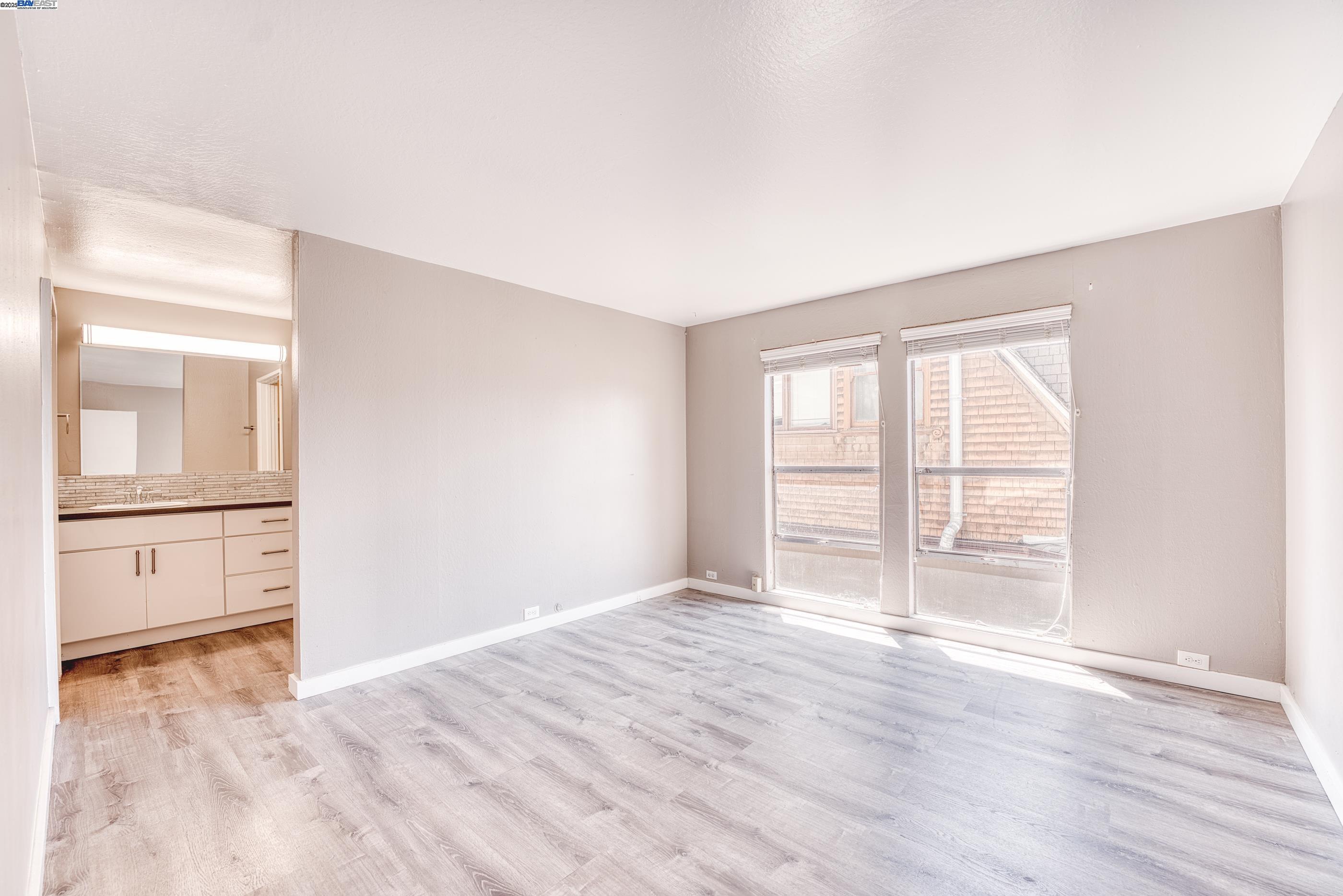 Detail Gallery Image 14 of 28 For 3815 Harrison St #103,  Oakland,  CA 94611 - 2 Beds | 2 Baths
