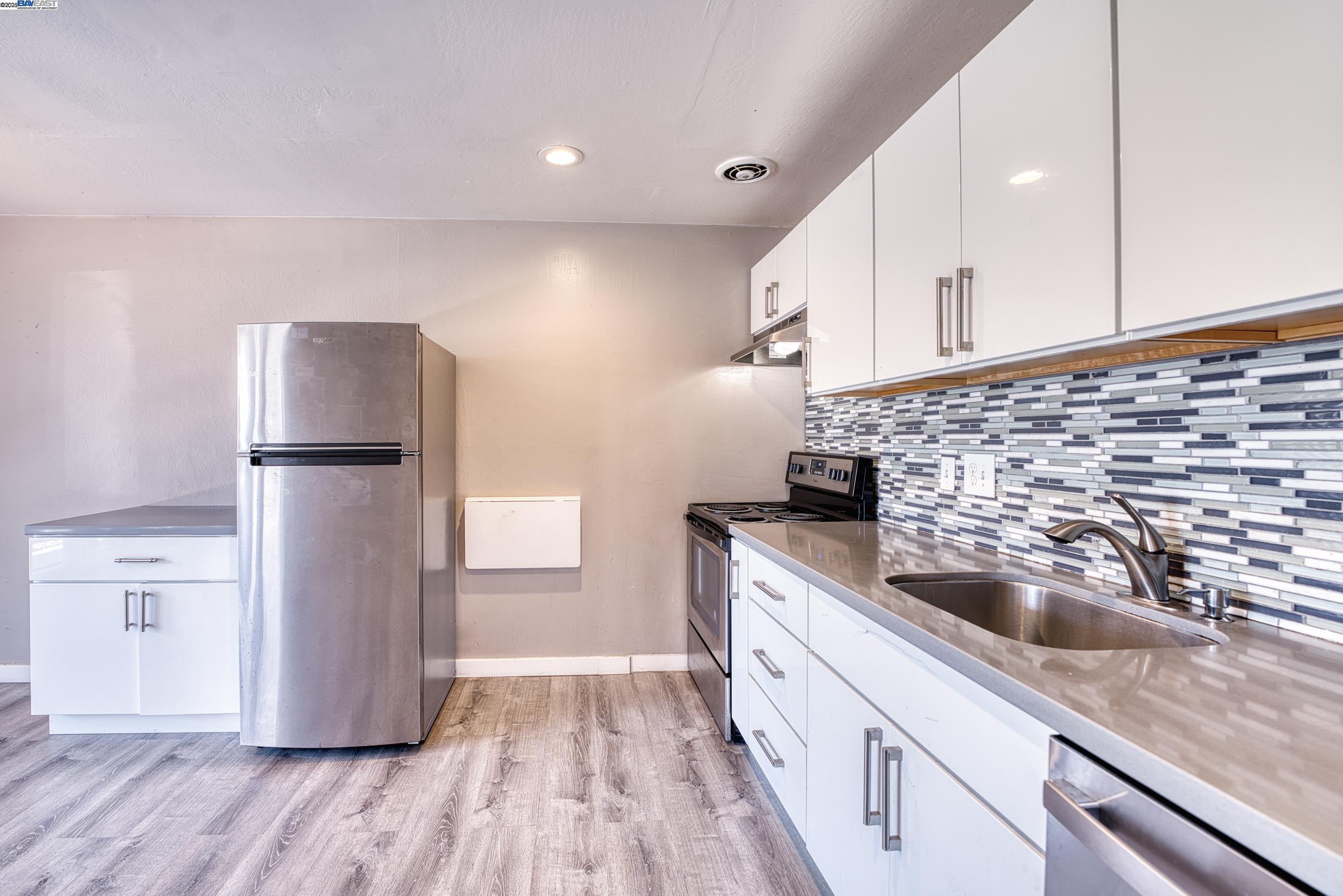 Detail Gallery Image 19 of 28 For 3815 Harrison St #103,  Oakland,  CA 94611 - 2 Beds | 2 Baths