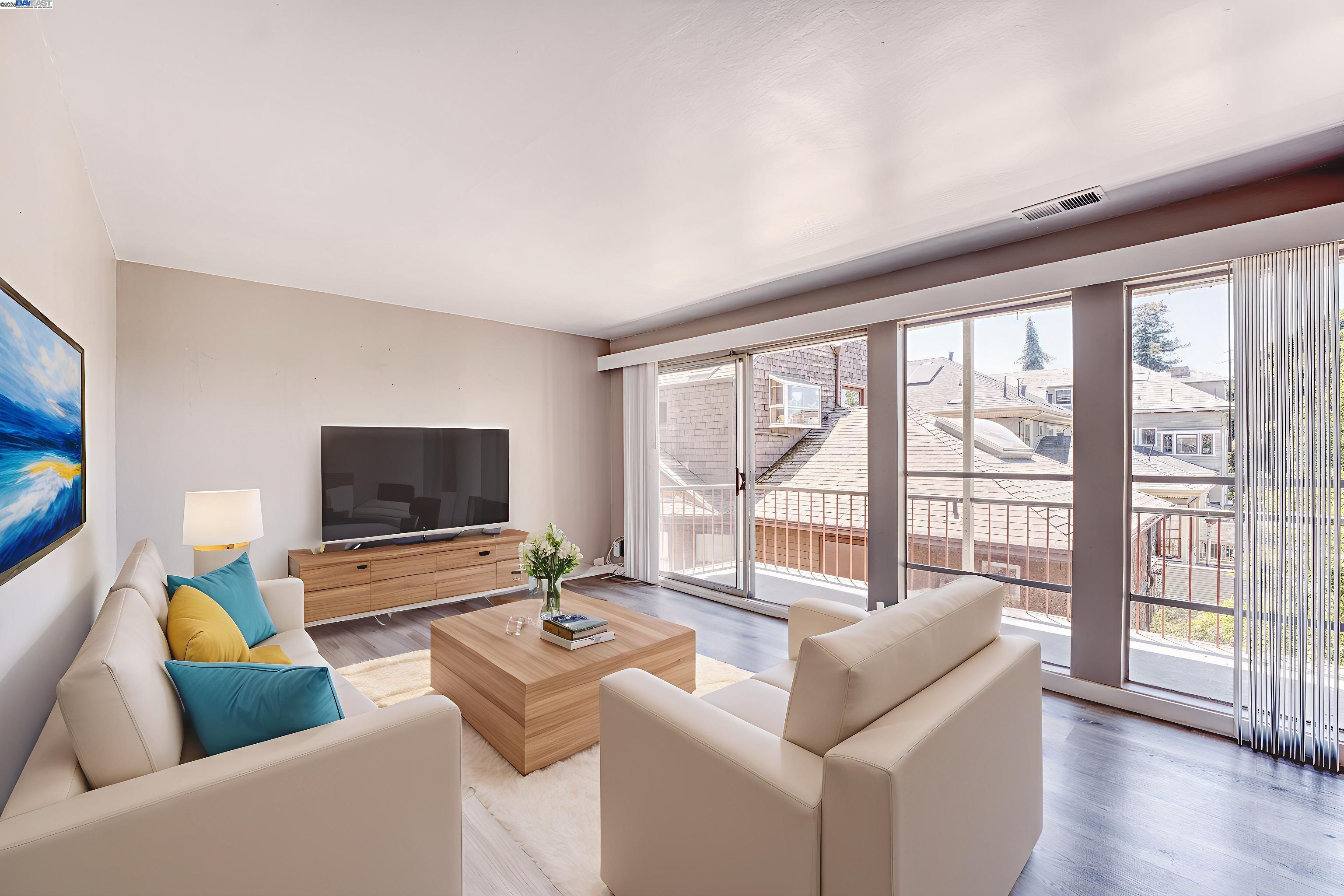 Detail Gallery Image 3 of 28 For 3815 Harrison St #103,  Oakland,  CA 94611 - 2 Beds | 2 Baths