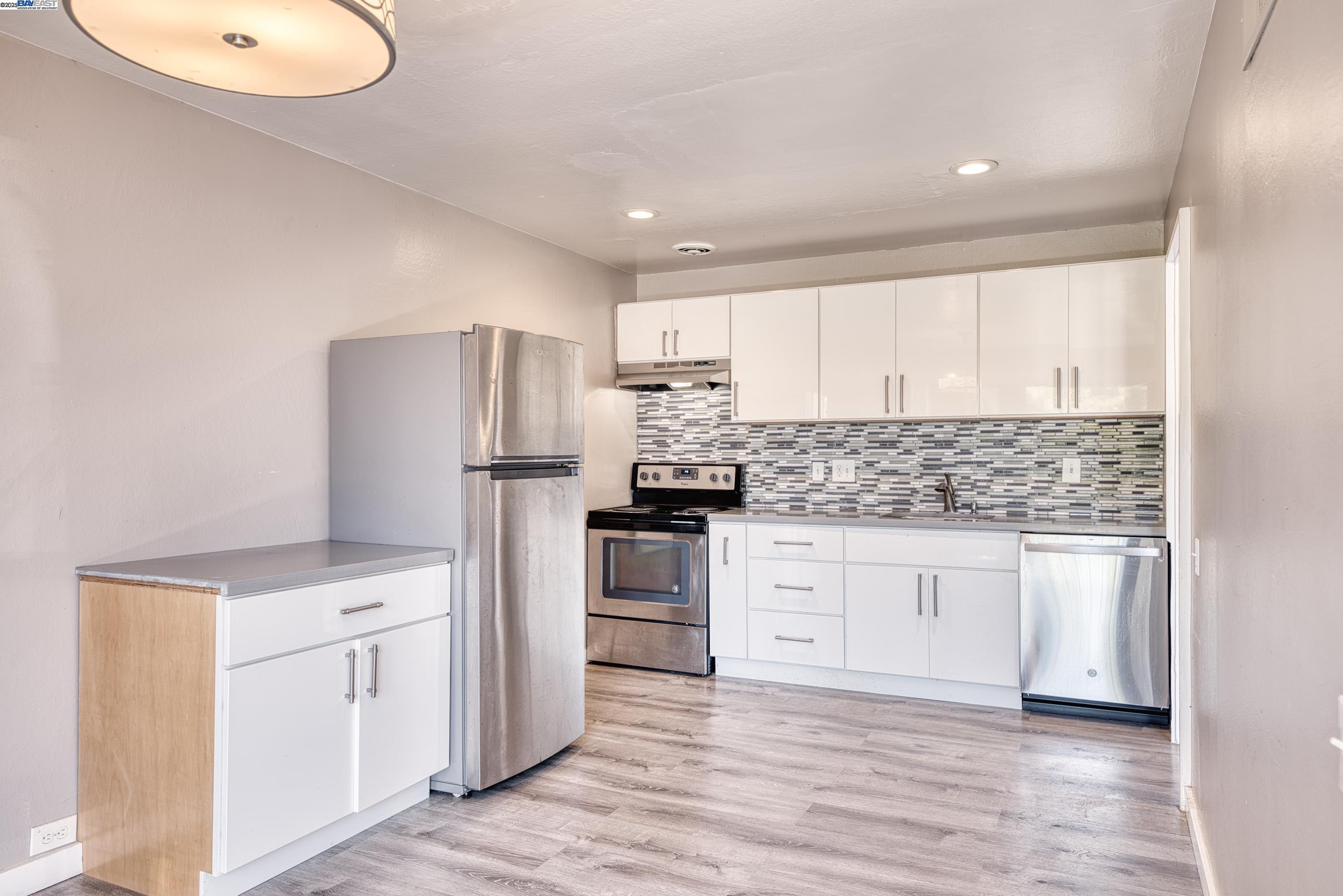 Detail Gallery Image 21 of 28 For 3815 Harrison St #103,  Oakland,  CA 94611 - 2 Beds | 2 Baths