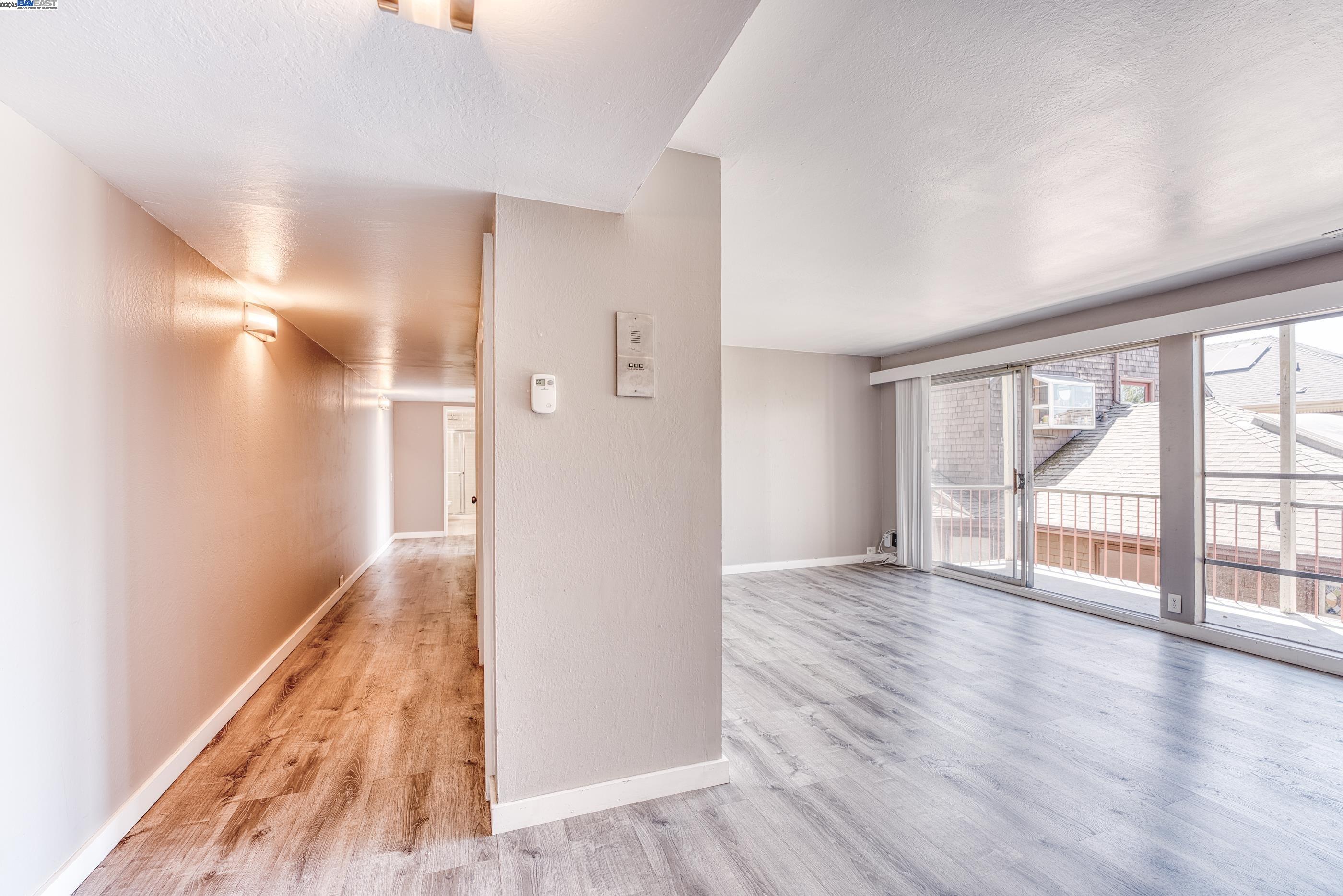 Detail Gallery Image 5 of 28 For 3815 Harrison St #103,  Oakland,  CA 94611 - 2 Beds | 2 Baths