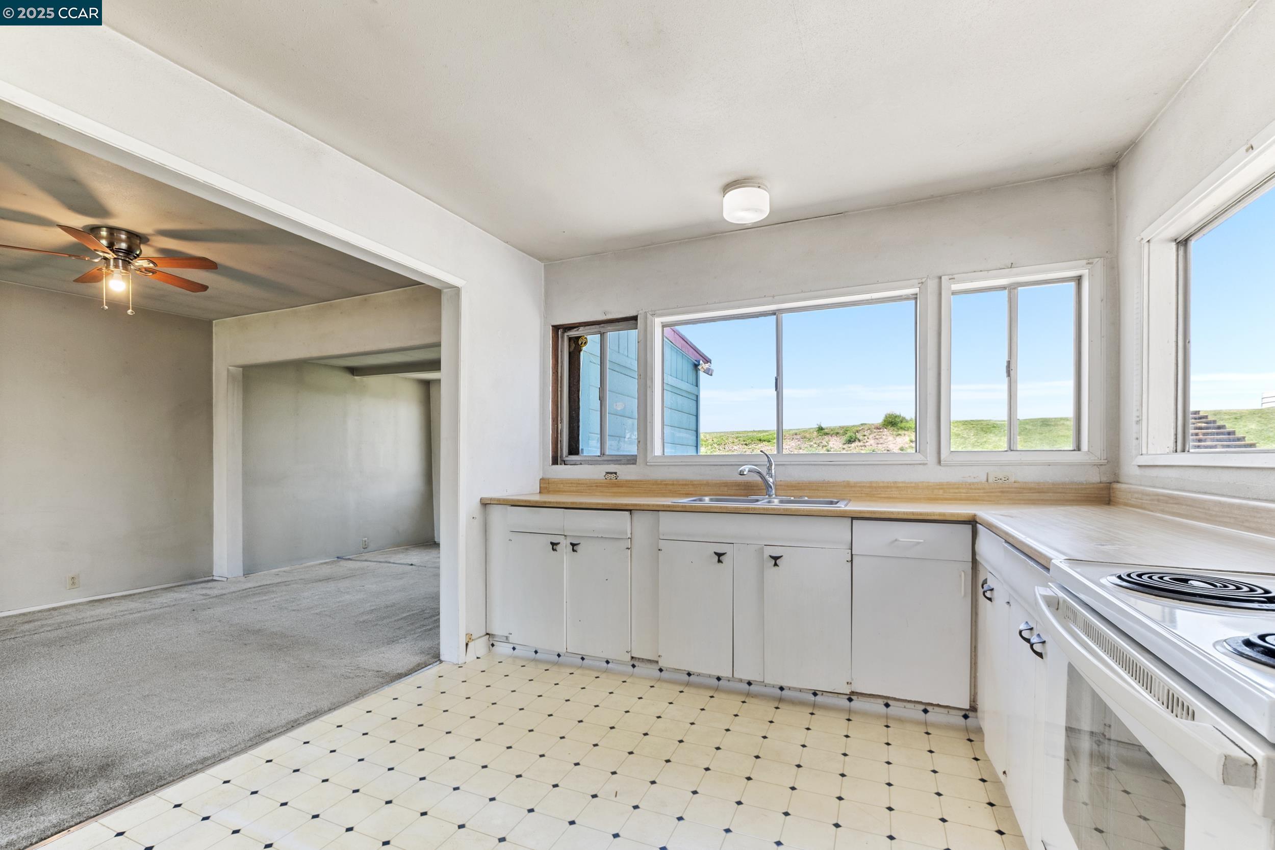 Detail Gallery Image 10 of 38 For 4170 Windsweep Road, Bethel Island,  CA 94511 - 2 Beds | 1 Baths