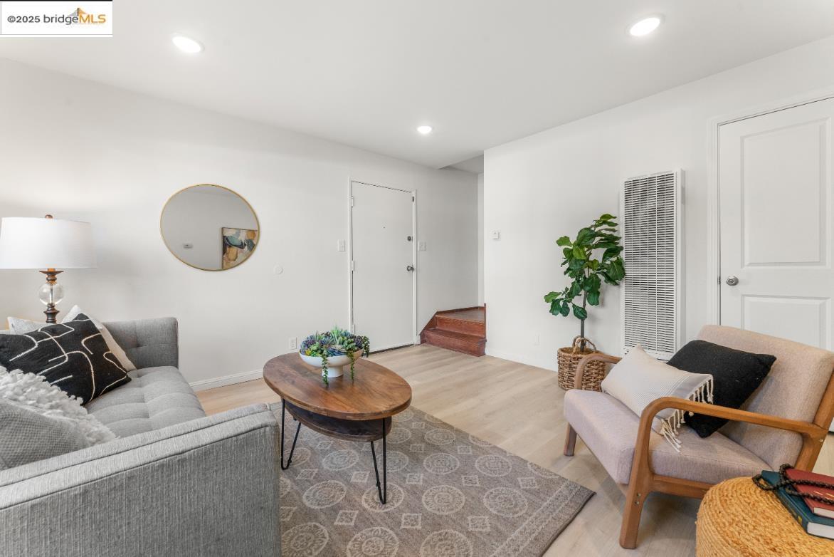Detail Gallery Image 6 of 22 For 2814 California St, Berkeley,  CA 94703 - – Beds | – Baths