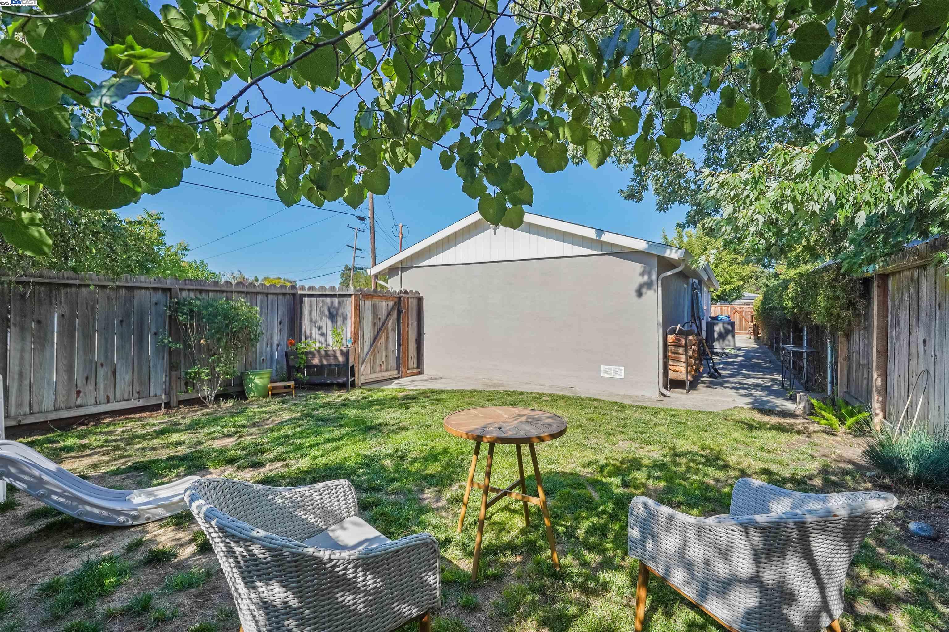 Detail Gallery Image 18 of 21 For 3991 Yale Way, Livermore,  CA 94550 - 3 Beds | 1 Baths
